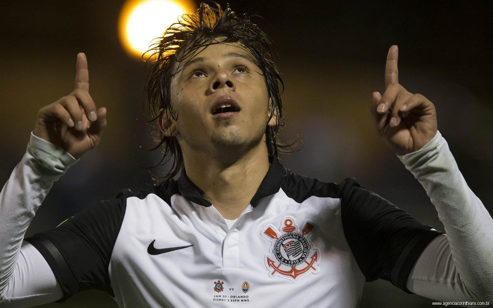 Romero marcou dois gols contra o Shakhtar (Foto: Daniel Augusto Jr)