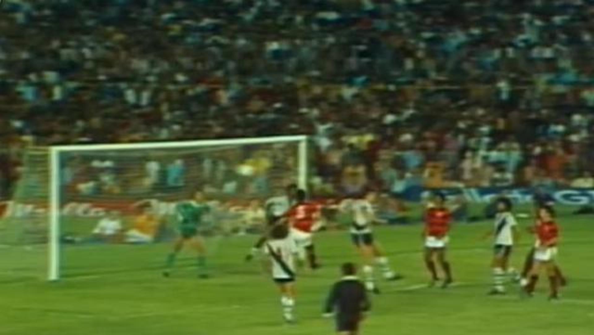 Ídolo do Flamengo, Rondinelli escreveu mais uma linha na história do futebol com o gol marcado contra o Vasco na final de 1978