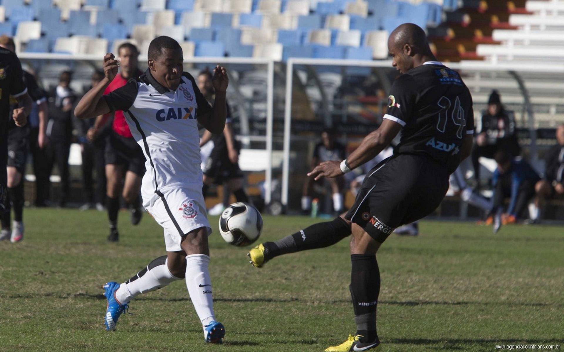 Alan Mineiro estreou pelo Corinthians contra o Strikers (Foto: Daniel Augusto Jr)