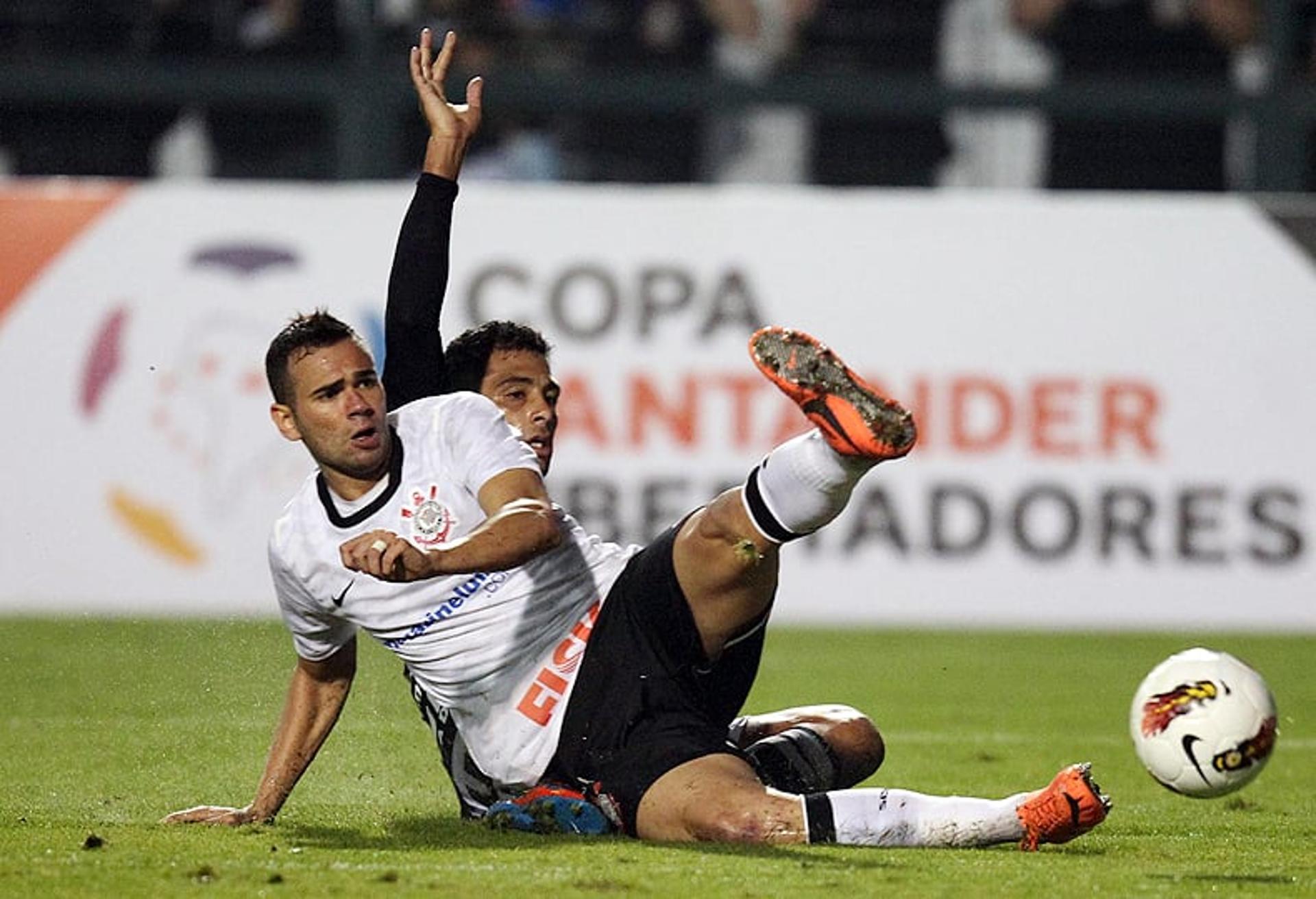 Leandro Castán foi vendido pelo Corinthians para a Roma por 5 milhões de euros