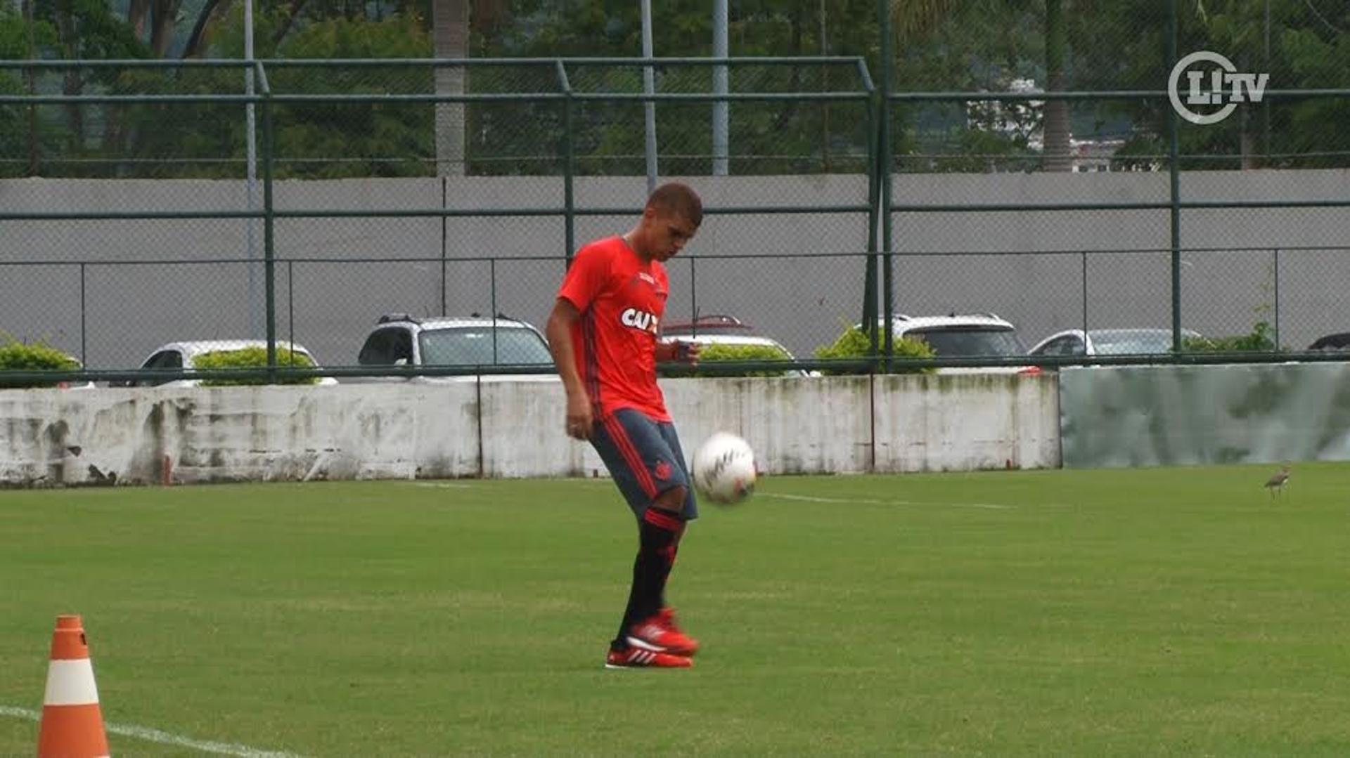 Cuéllar fez primeiro treino na Gávea (Reprodução TV LANCE/Roberto Veloso)