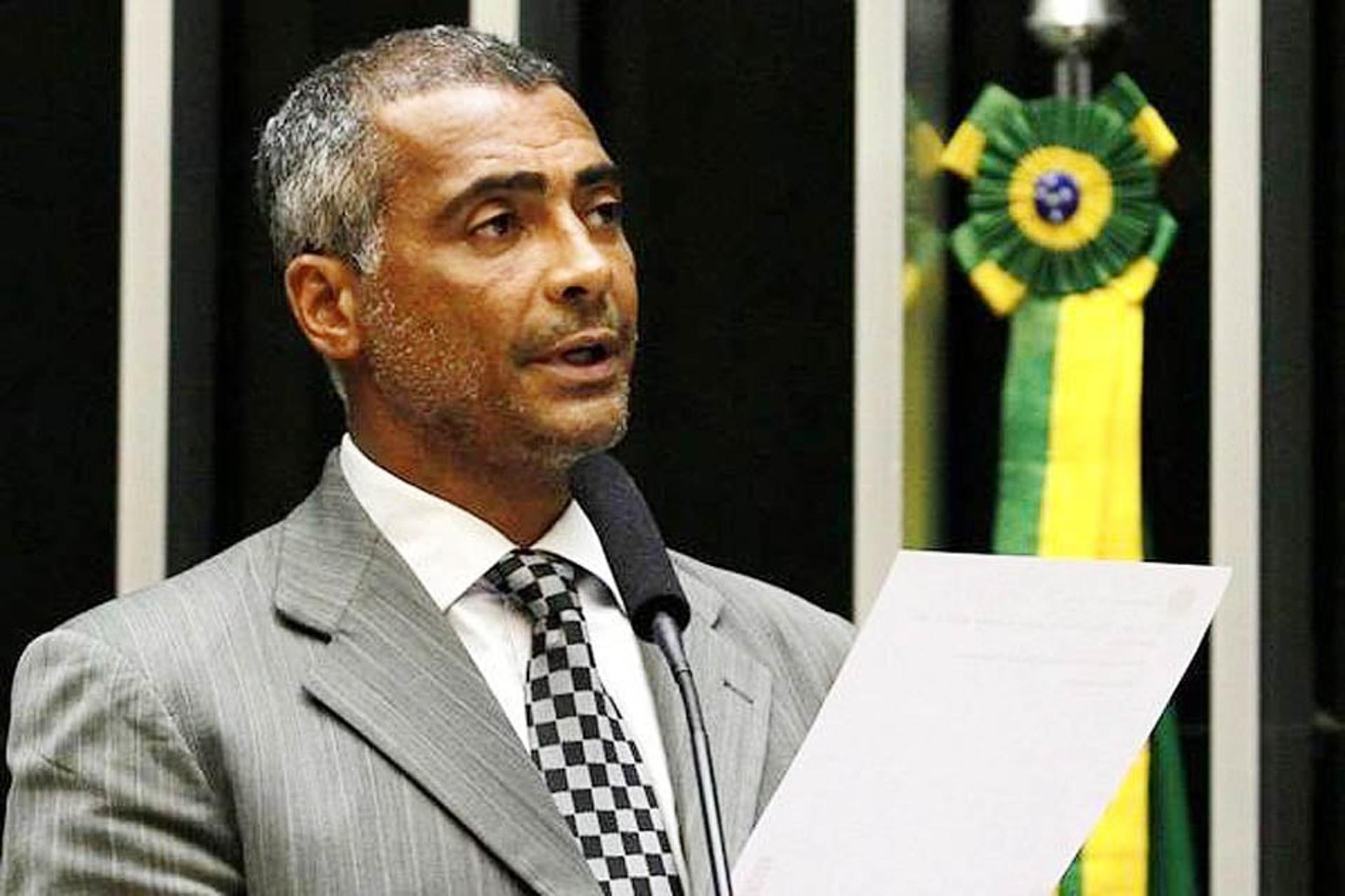 Romário atuando como senador. Baixinho foi eleito após 4.683.963  de votos em outubro de 2014