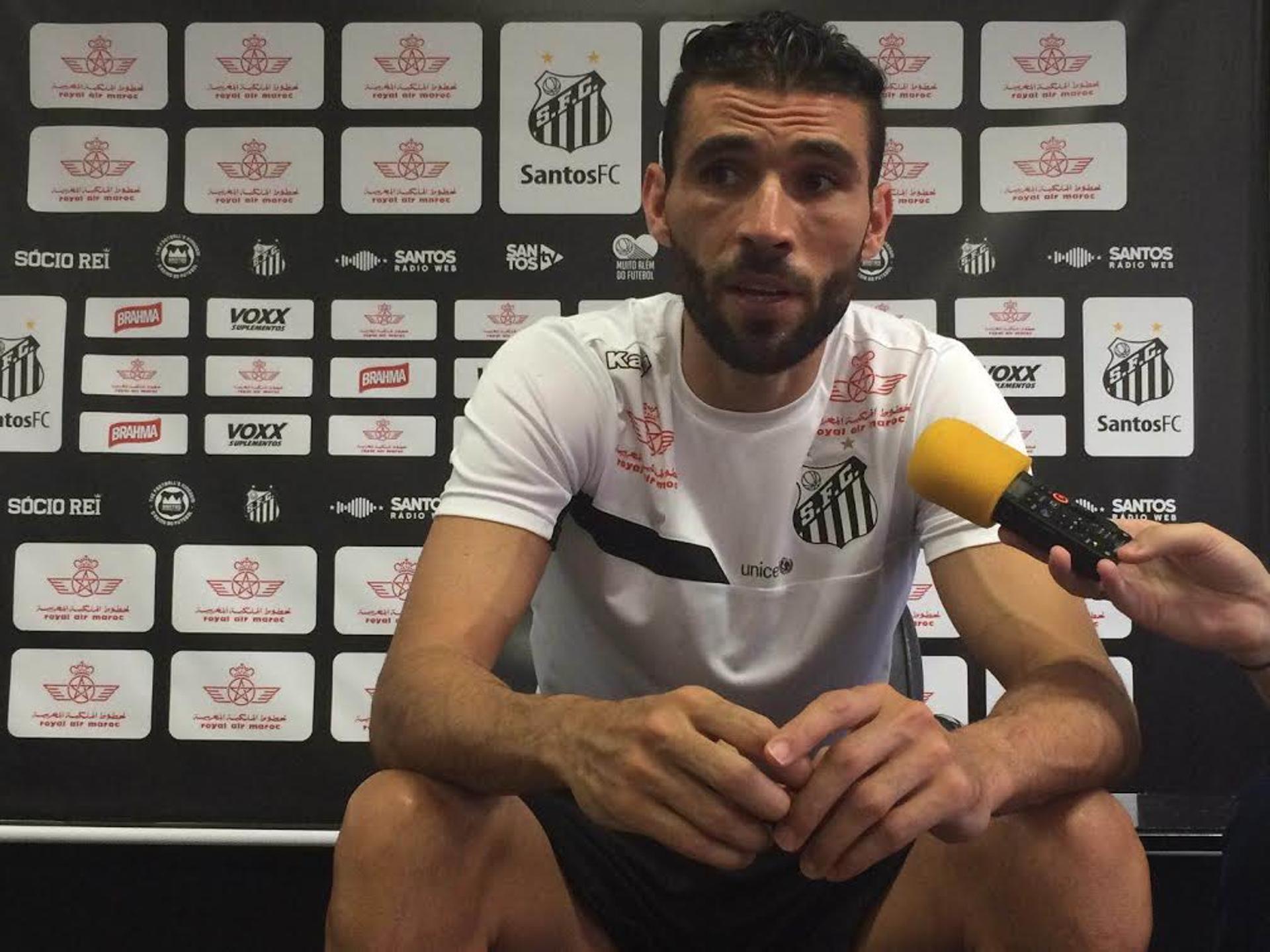 Vanderlei dá entrevista na Vila