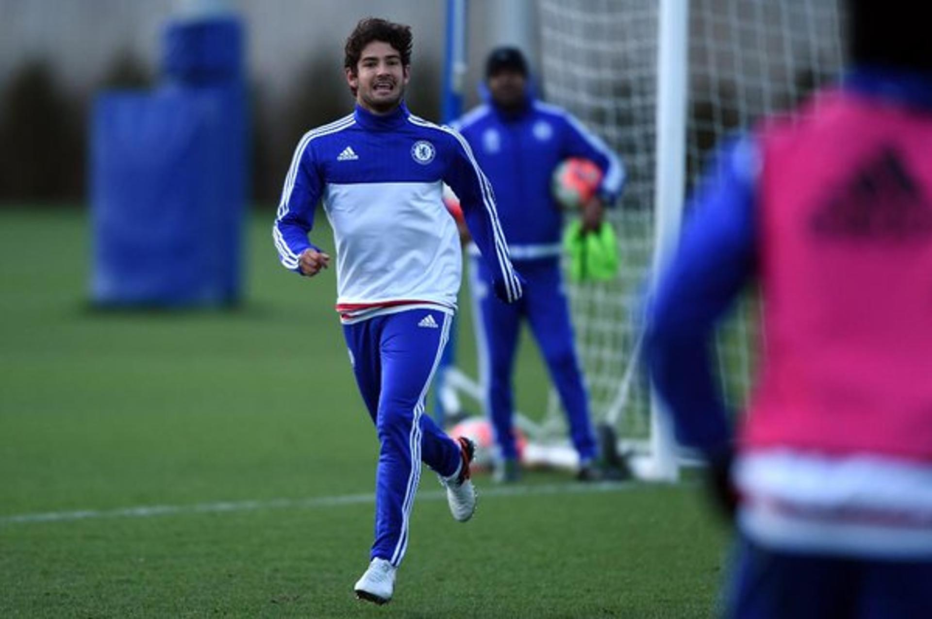 Alexandre Pato em treino do Chelsea (Foto: Divulgação / Chelsea)