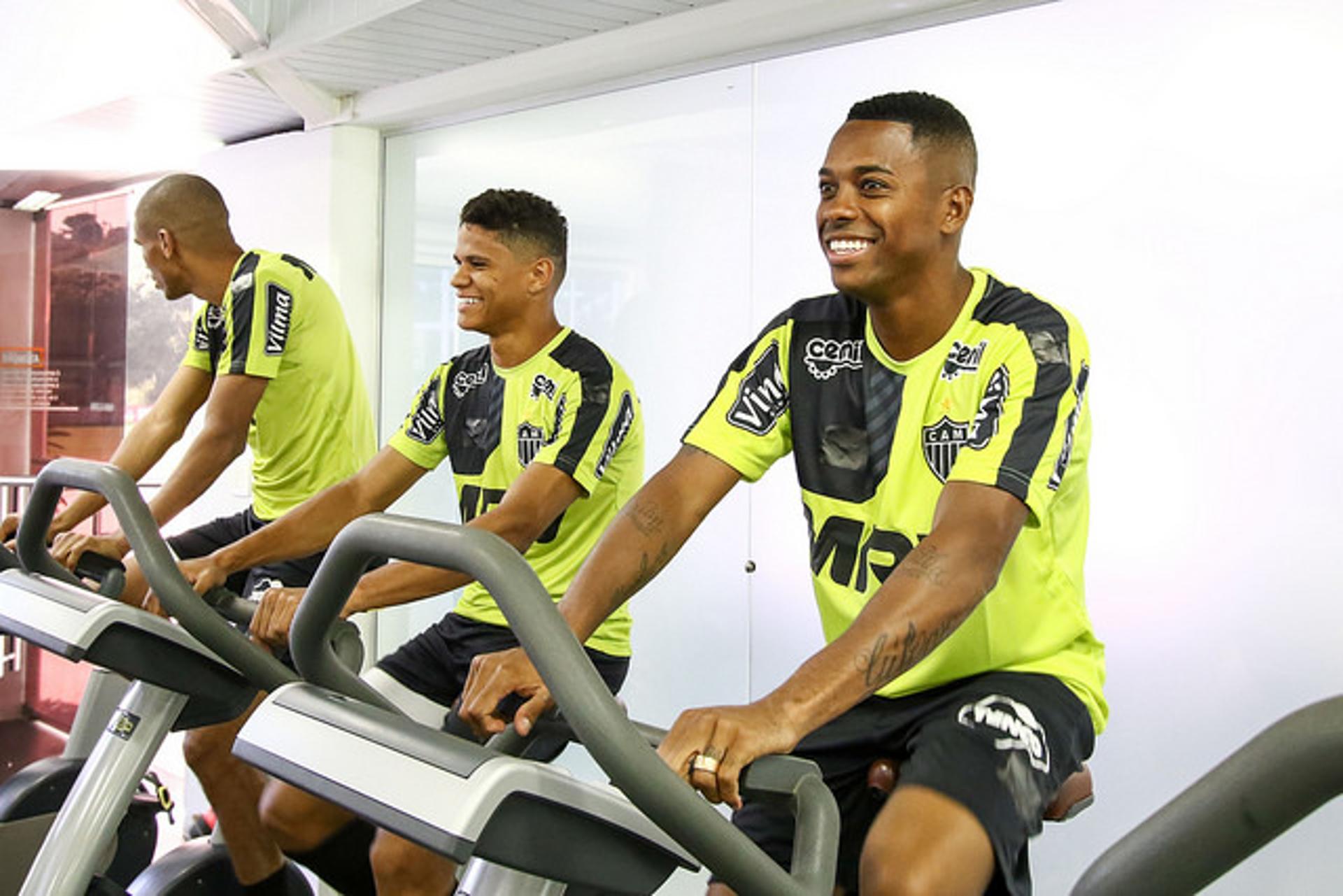 Robinho já treina na Cidade do Galo