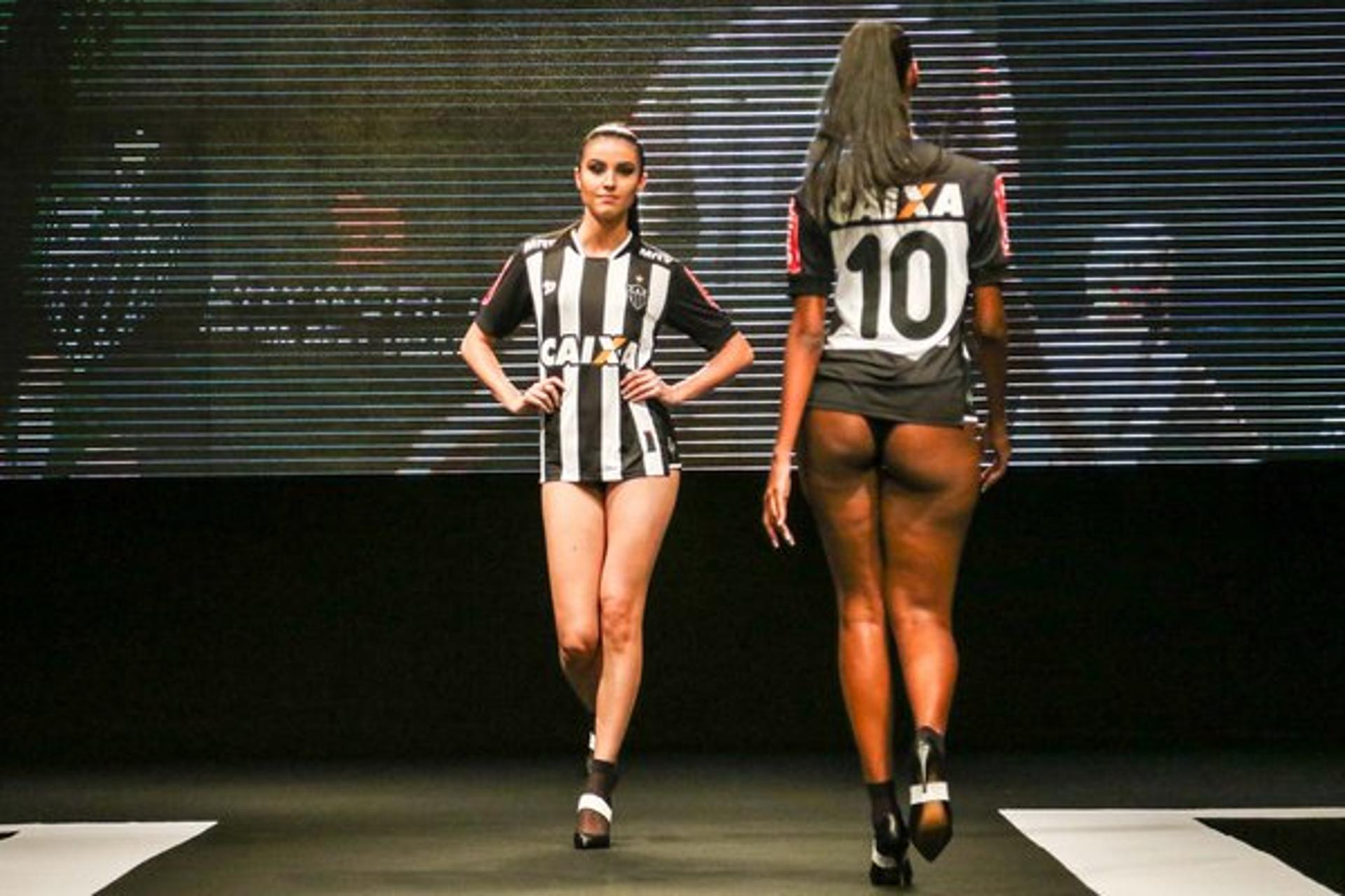 Desfile polêmico do Galo 16 (Foto: Atlético-MG)