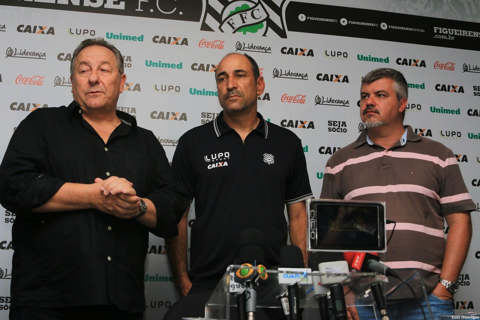 Apresentação do técnico Vinícius Eutrópio (Foto: Divulgação / Site Oficial do Figueirense)