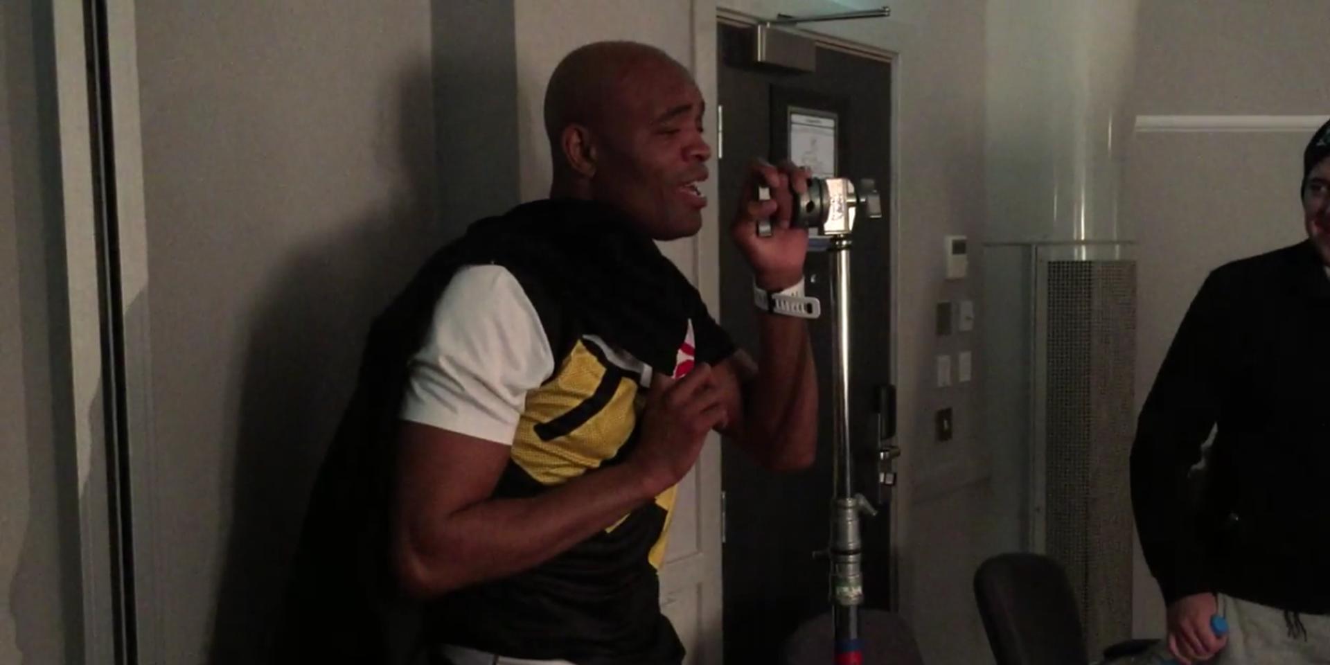 Anderson Silva solta a voz na internet (FOTO: Reprodução)