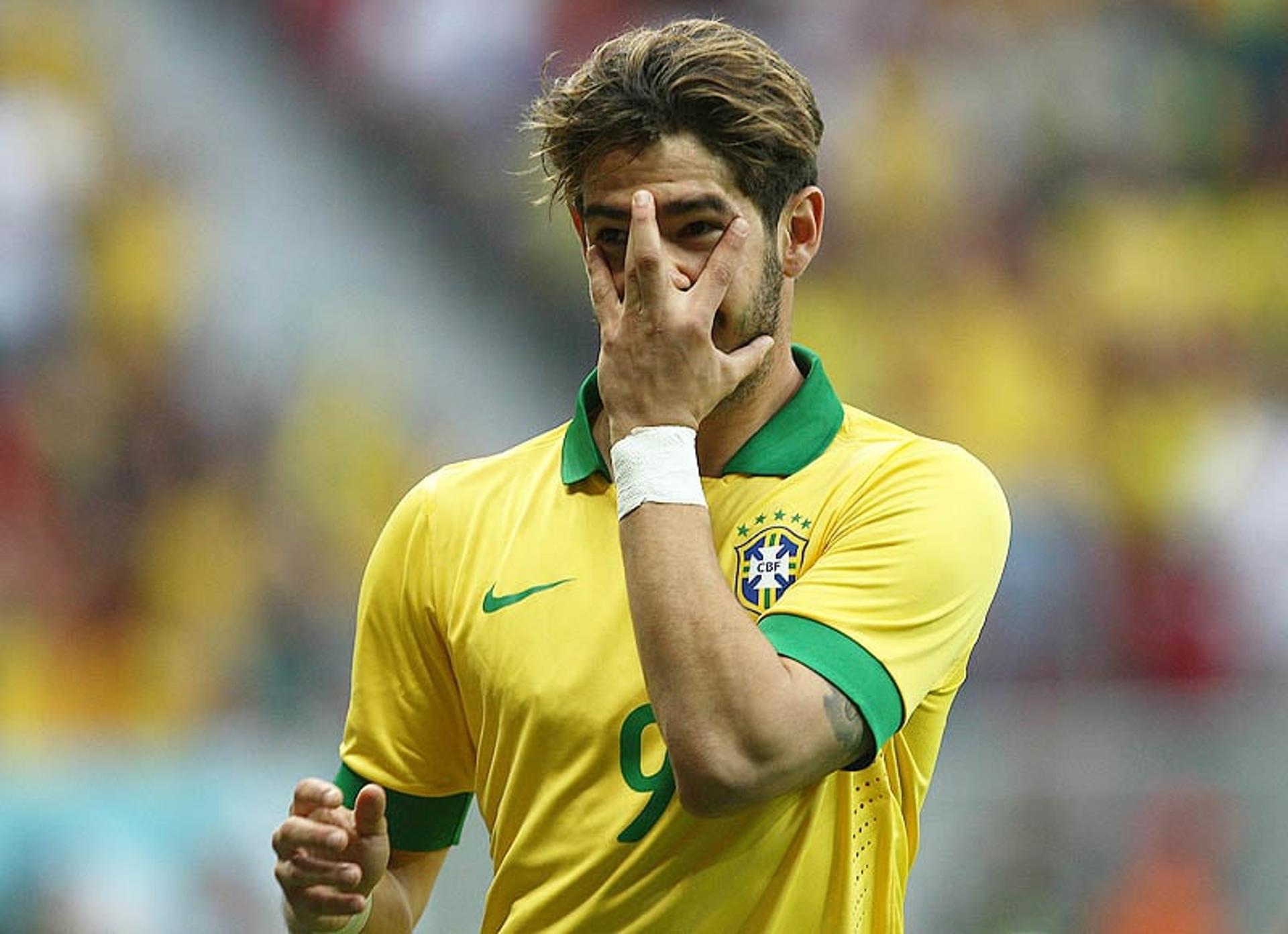 Brasil x Austrália -  Alexandre Pato (Foto: Mowa Press)