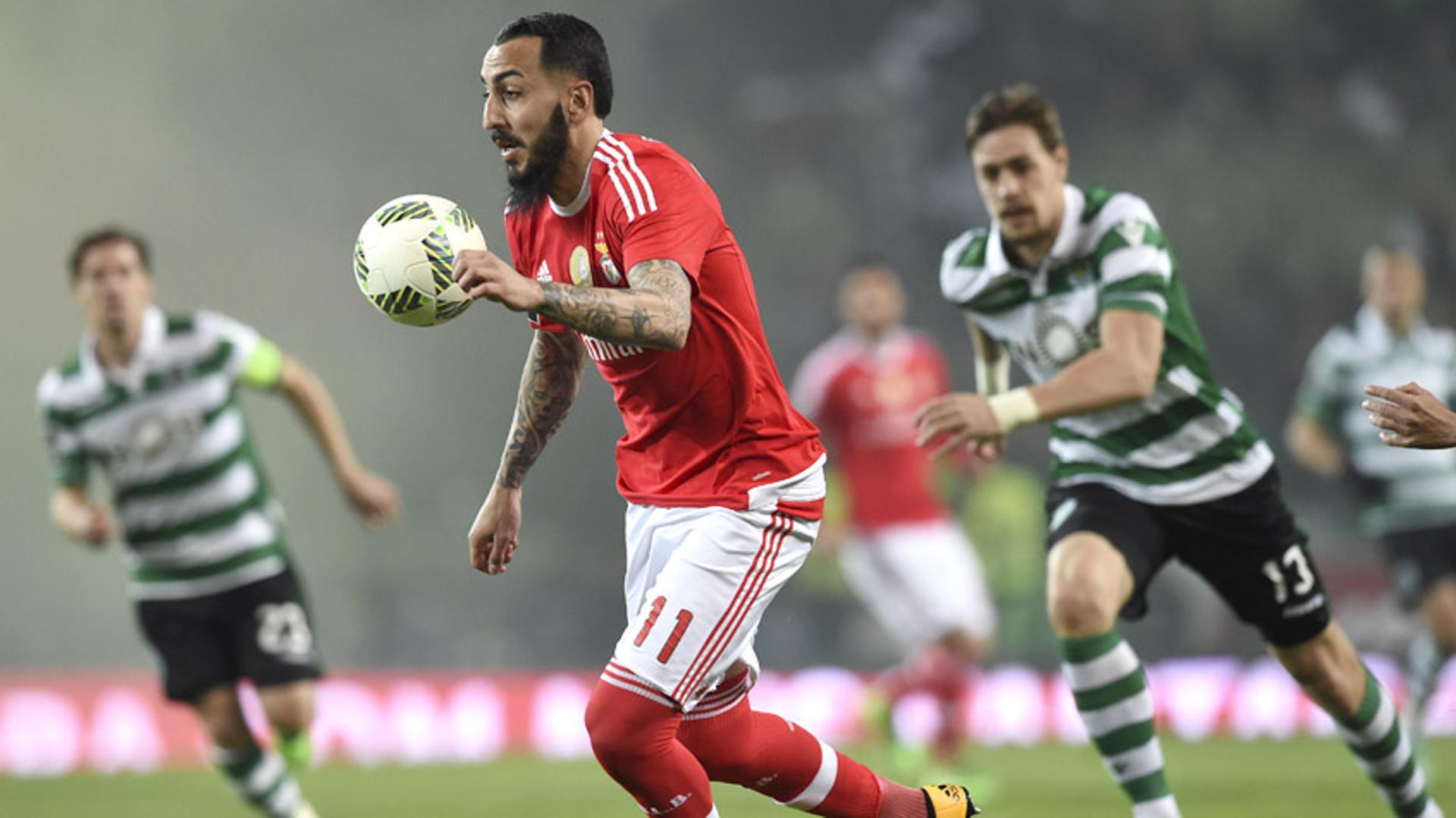 HOME - Sporting x Benfica - Campeonato Português - Mitroglou (Foto: Francisco Leong/AFP)