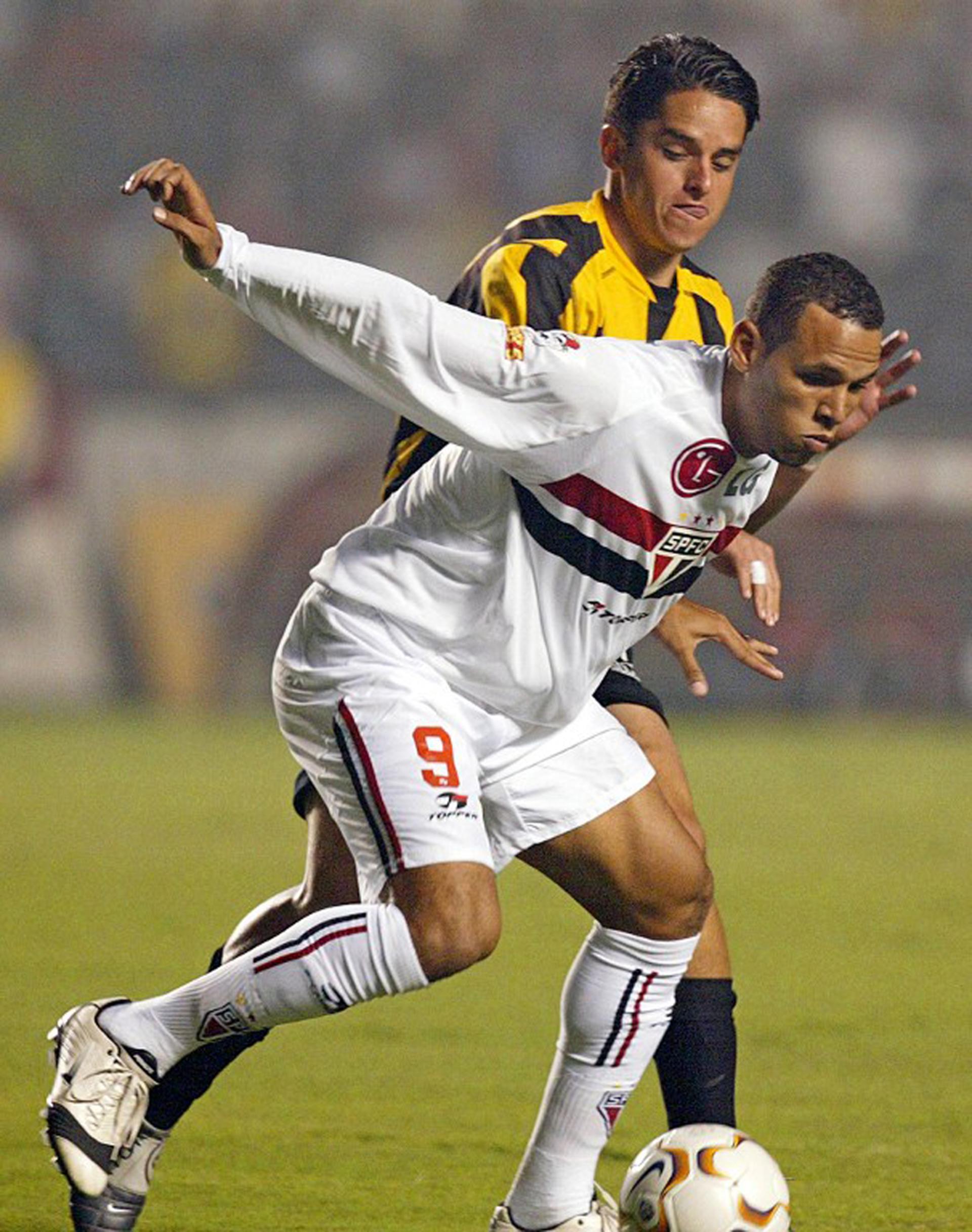 No jogo de ida das quartas de final de 2004, o São Paulo venceu o Deportivo Táchira por 3 a 0 em casa