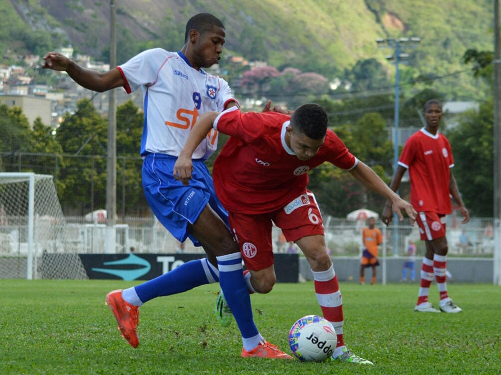 Friburguense x América