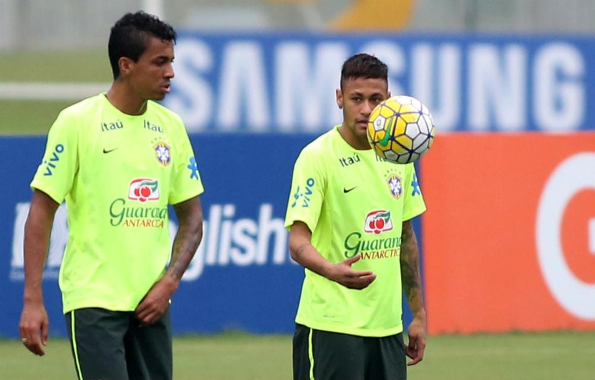 Neymar durante treinamento da Seleção (Foto: Lucas Figueiredo/Mowa Press)