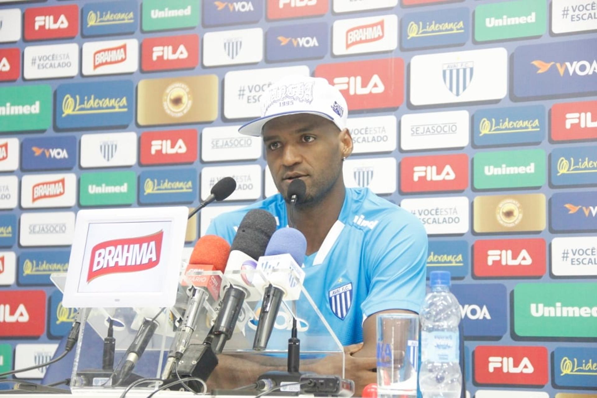 Célio Santos será titular do Avaí neste sábado (Foto: André Palma Ribeiro/Avaí F. C.)