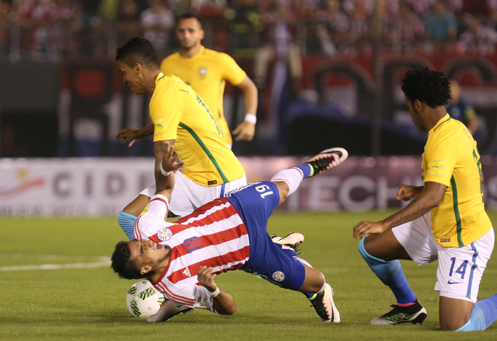 Eliminatorias - Paraguai x Brasil (foto:Lucas Figueiredo / MoWA Press)