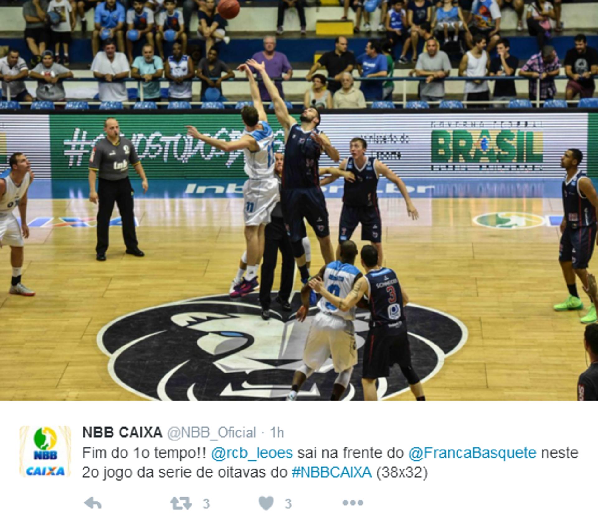 Franca cogitou abandonar o jogo, mas após reunião com técnico, voltou para a quadra (foto: Reprodução/Twitter)