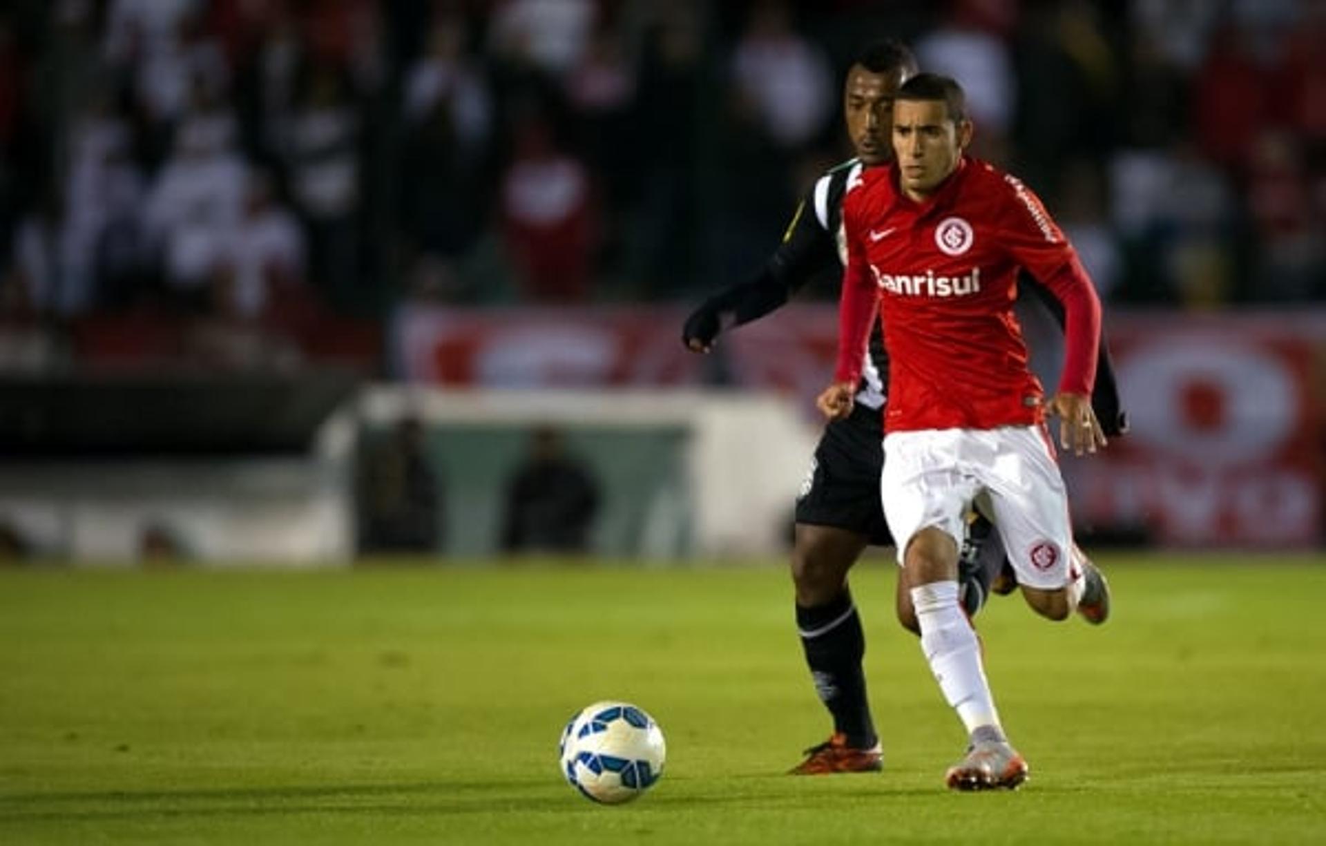 Se cumprir os seis jogos de punição, William está fora do Campeonato Gaúcho de 2016 (Foto: Divulgação/Internacional)