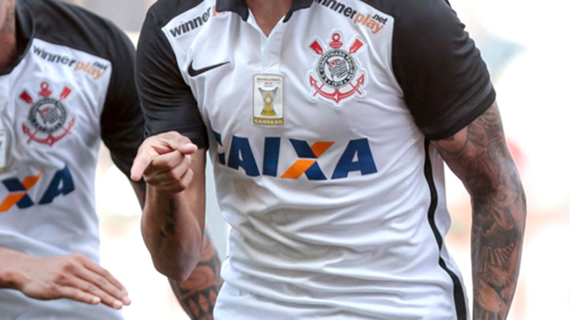 HOME - Uniforme do Corinthians - Caixa (Foto: LANCE!Press)