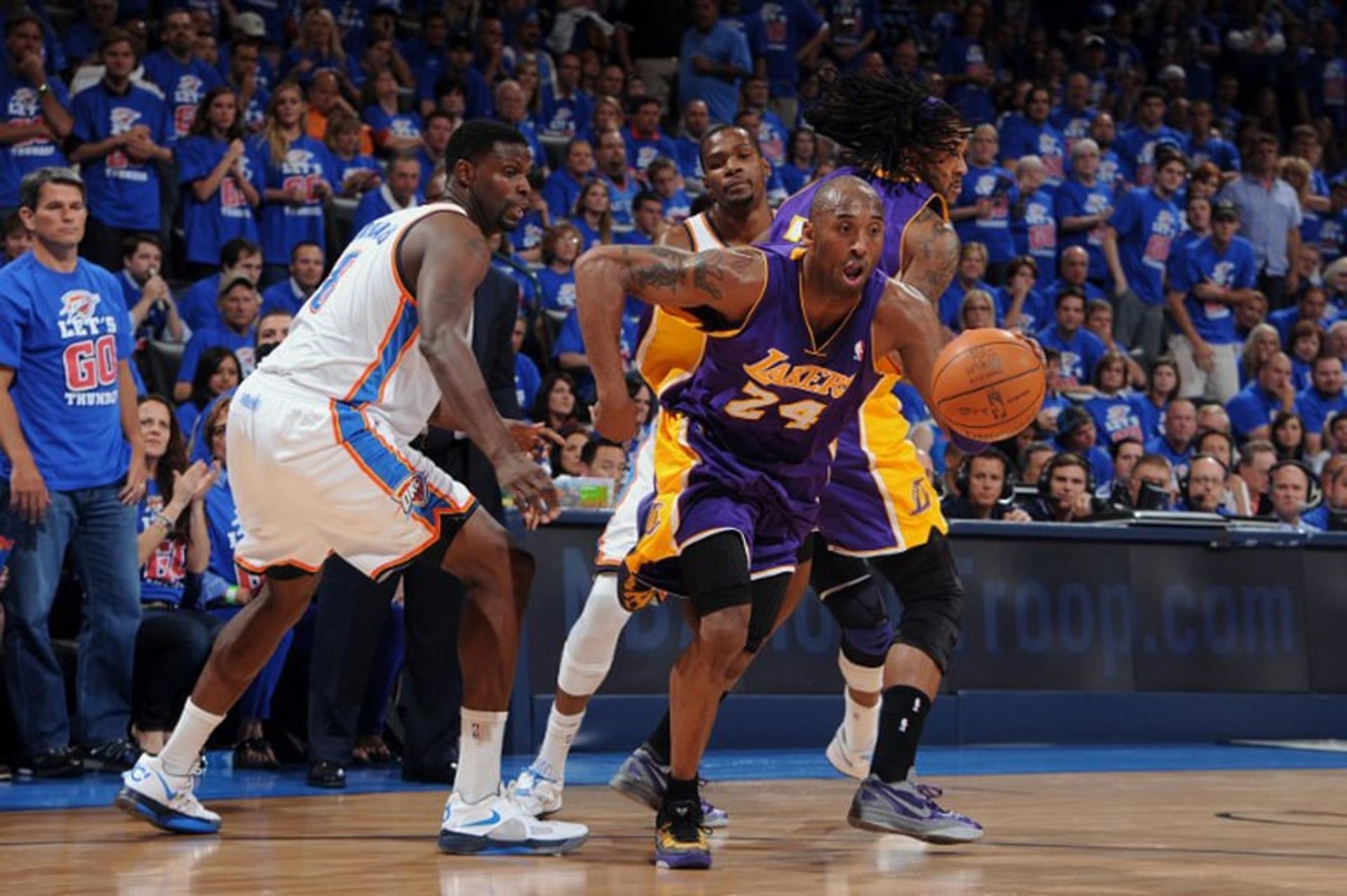 Kobe Bryant em uma de suas últimas aparições nos playoffs, contra o Thunder, em 2012