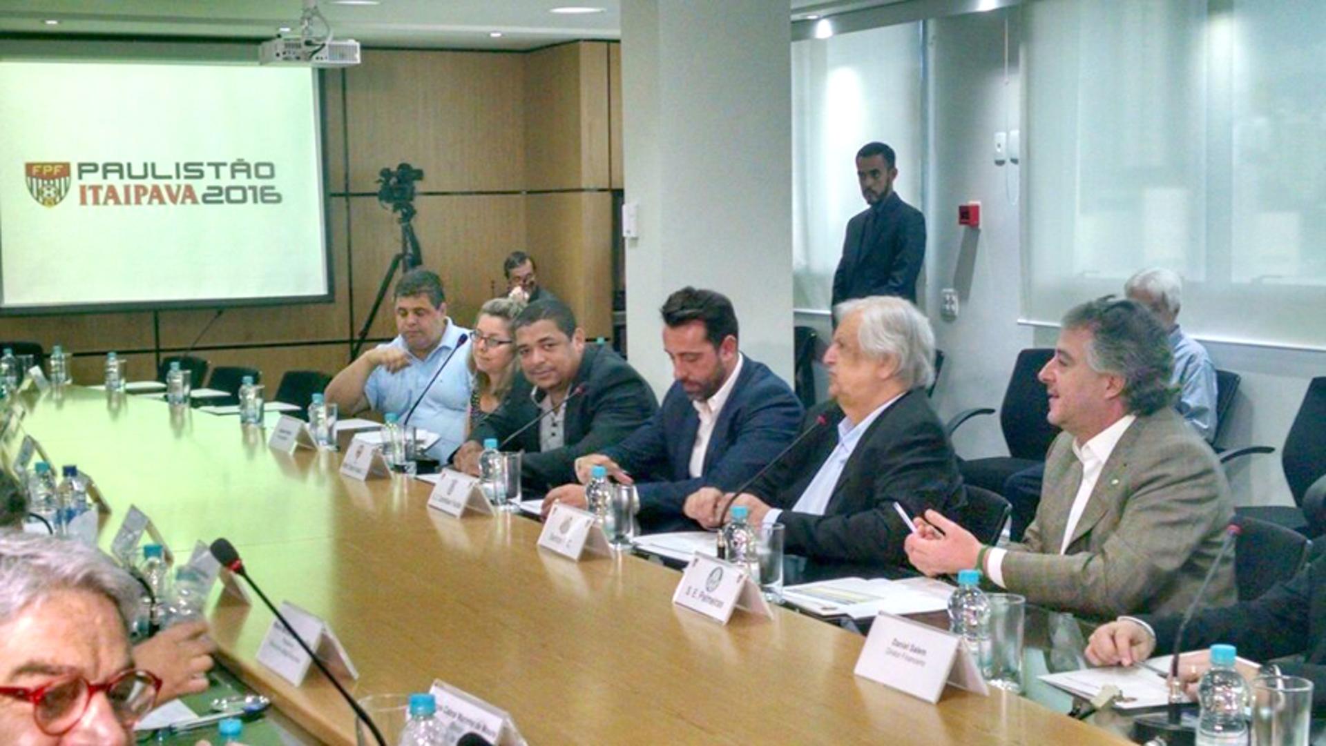 Congresso técnico na Federação Paulista de Futebol