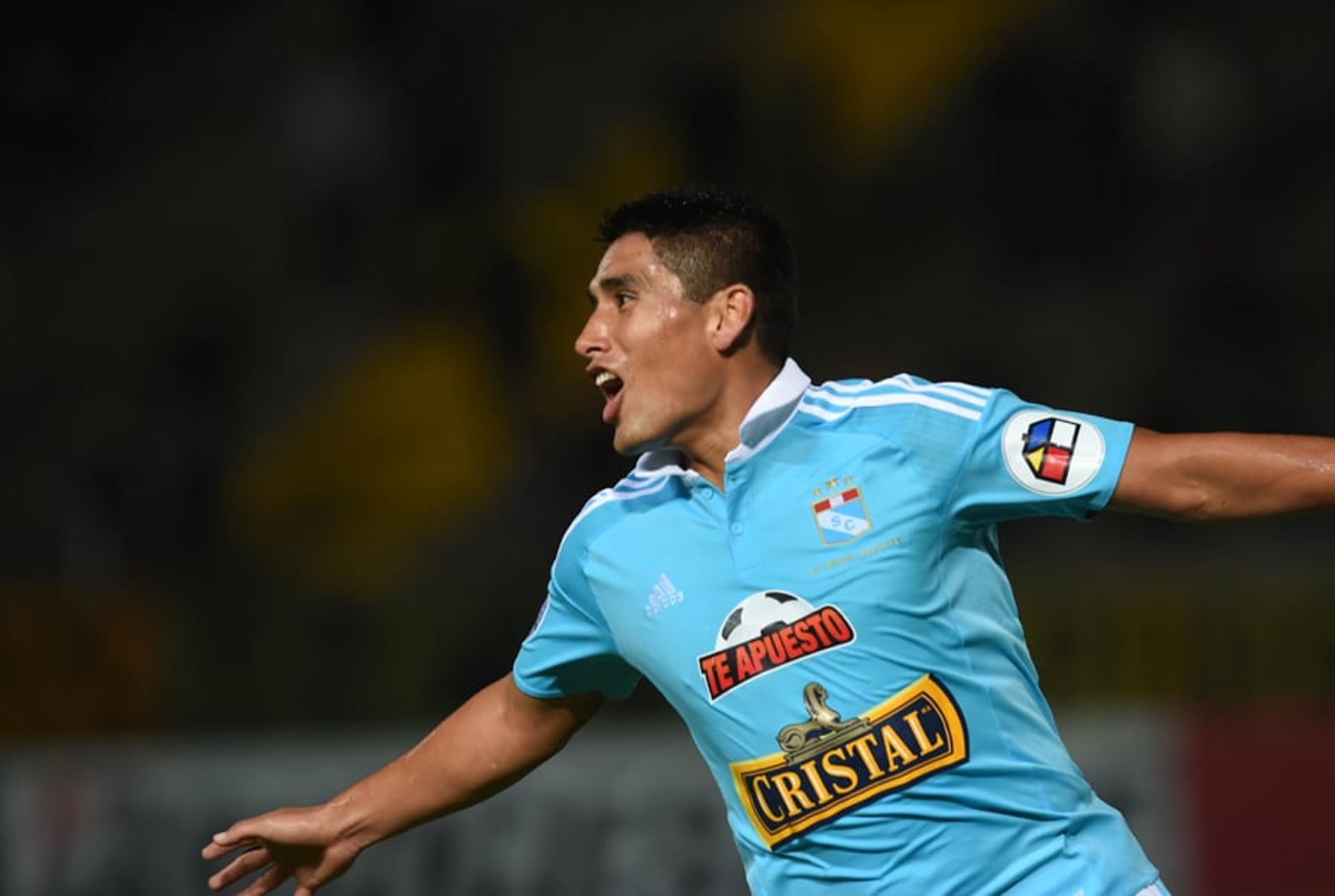 Libertadores - Peñarol x Sporting Cristal (foto:MIGUEL ROJO / AFP)