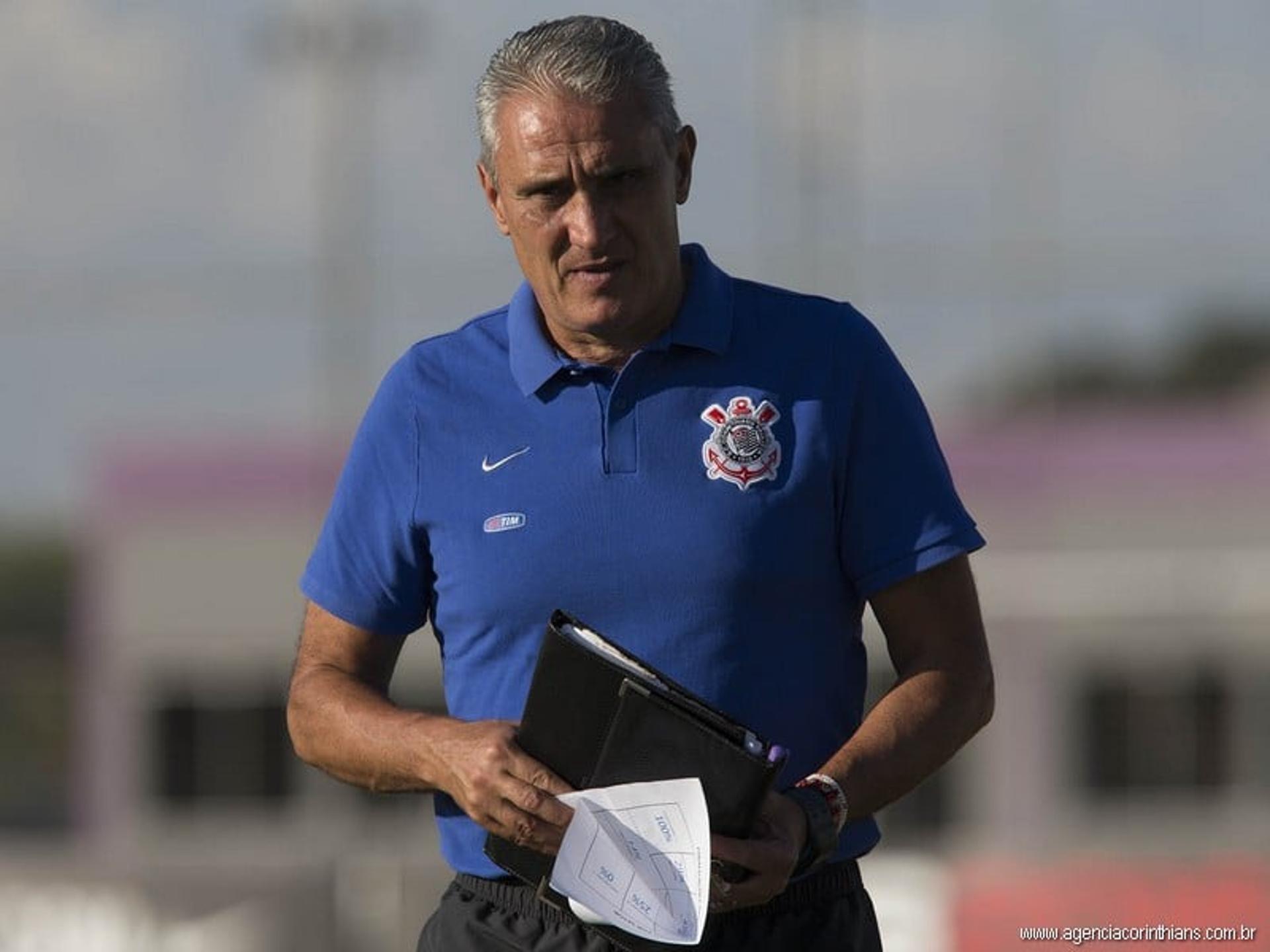 Tite diz que Corinthians não se modifica, mas se adapta (Foto: Daniel Augusto Jr)