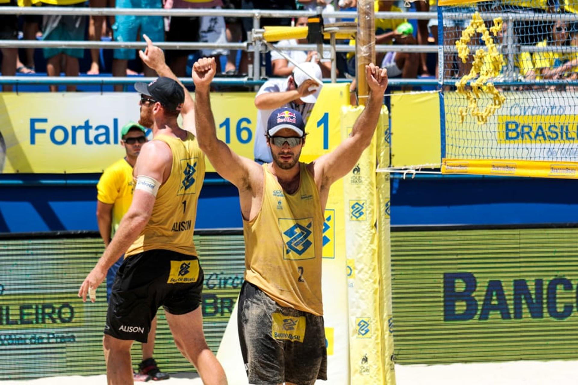 Alison/Bruno Schmidt encerra temporada com título da etapa de Fortaleza