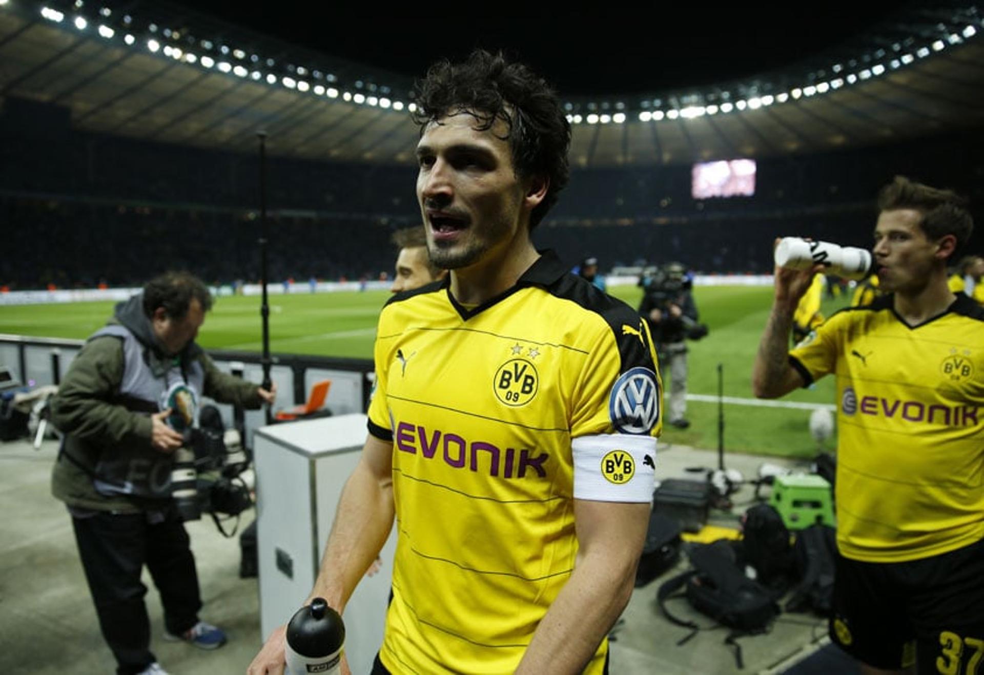 Veja imagens de Hummels no Dortmund