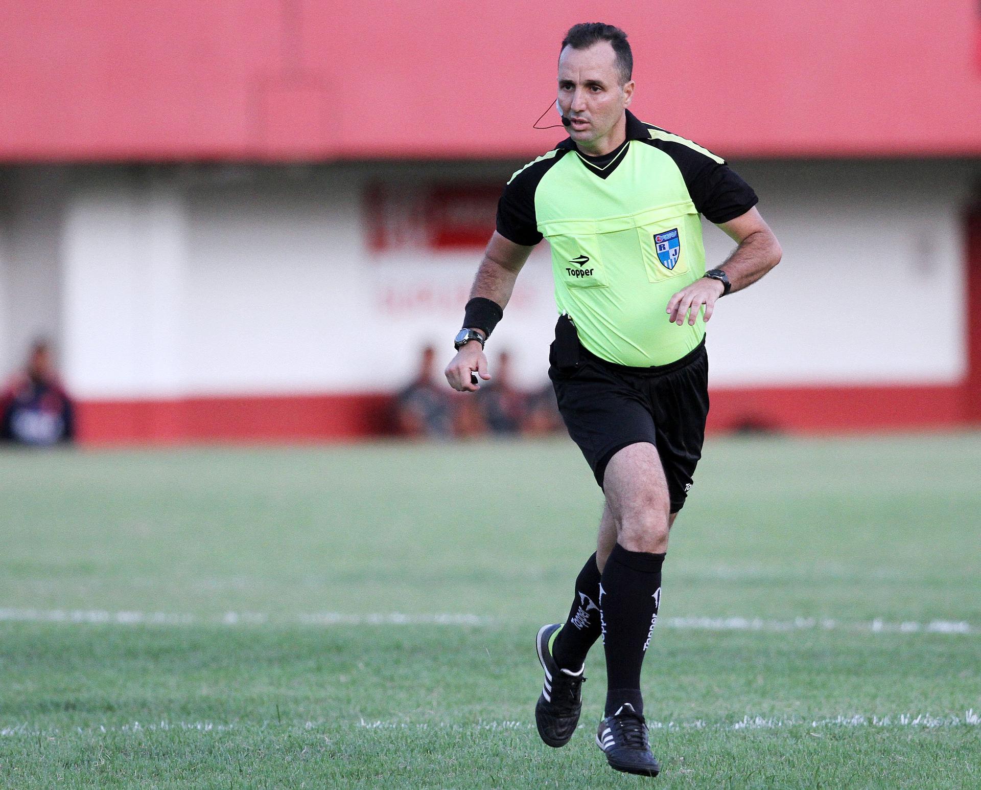 Leonardo Garcia Cavaleiro apitará a segunda partida da final do Carioca (Crédito: Úrsula Nery/ Agência FERJ)