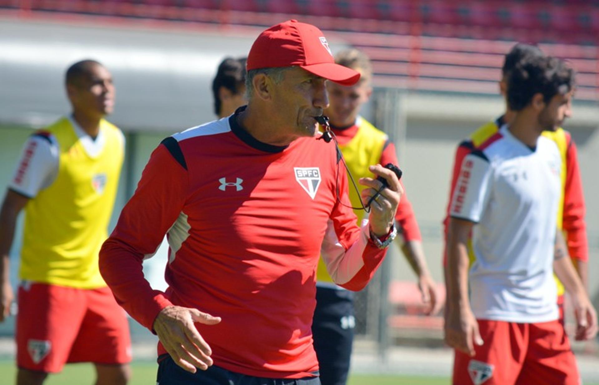 Bauza em treino do São Paulo