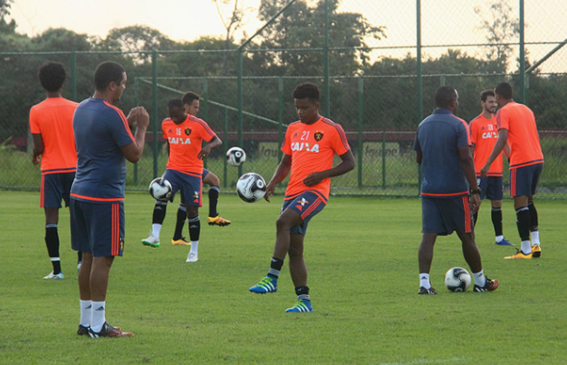 Sport treinou nesta segunda-feira, visando primeiro jogo da decisão