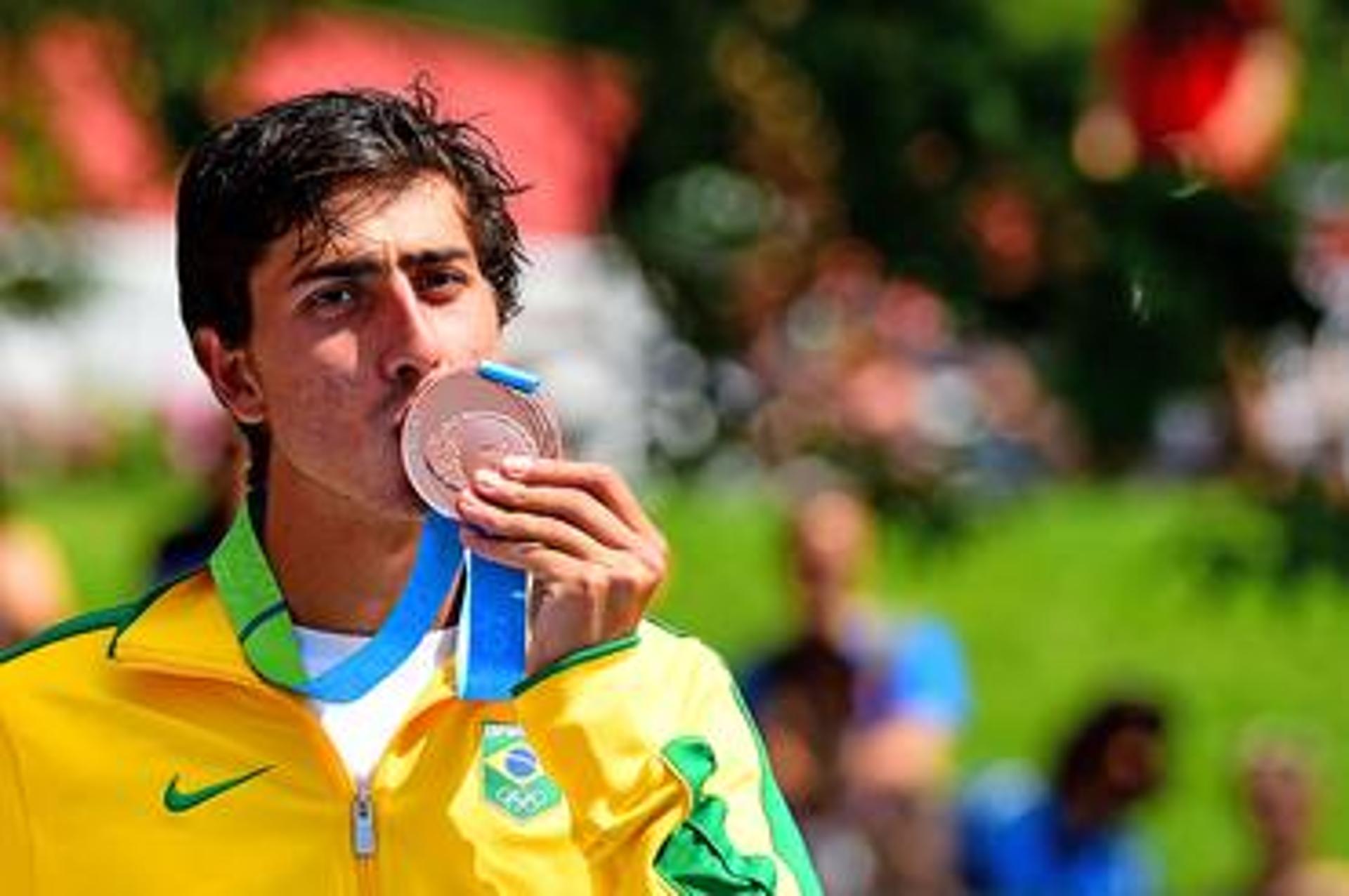 8h - Caio Bonfim disputa a marcha atlética 50km masculina