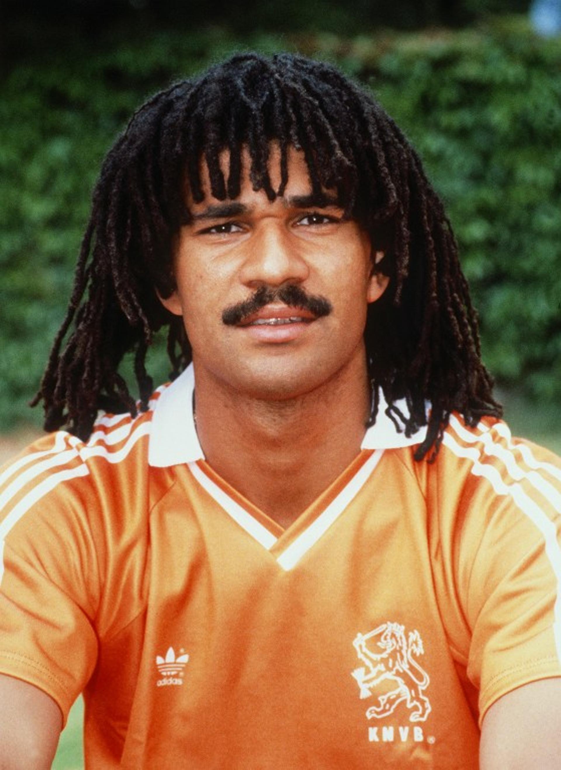 O ex-meia da seleção holandesa Ruud Gullit usava longos dreadlocks