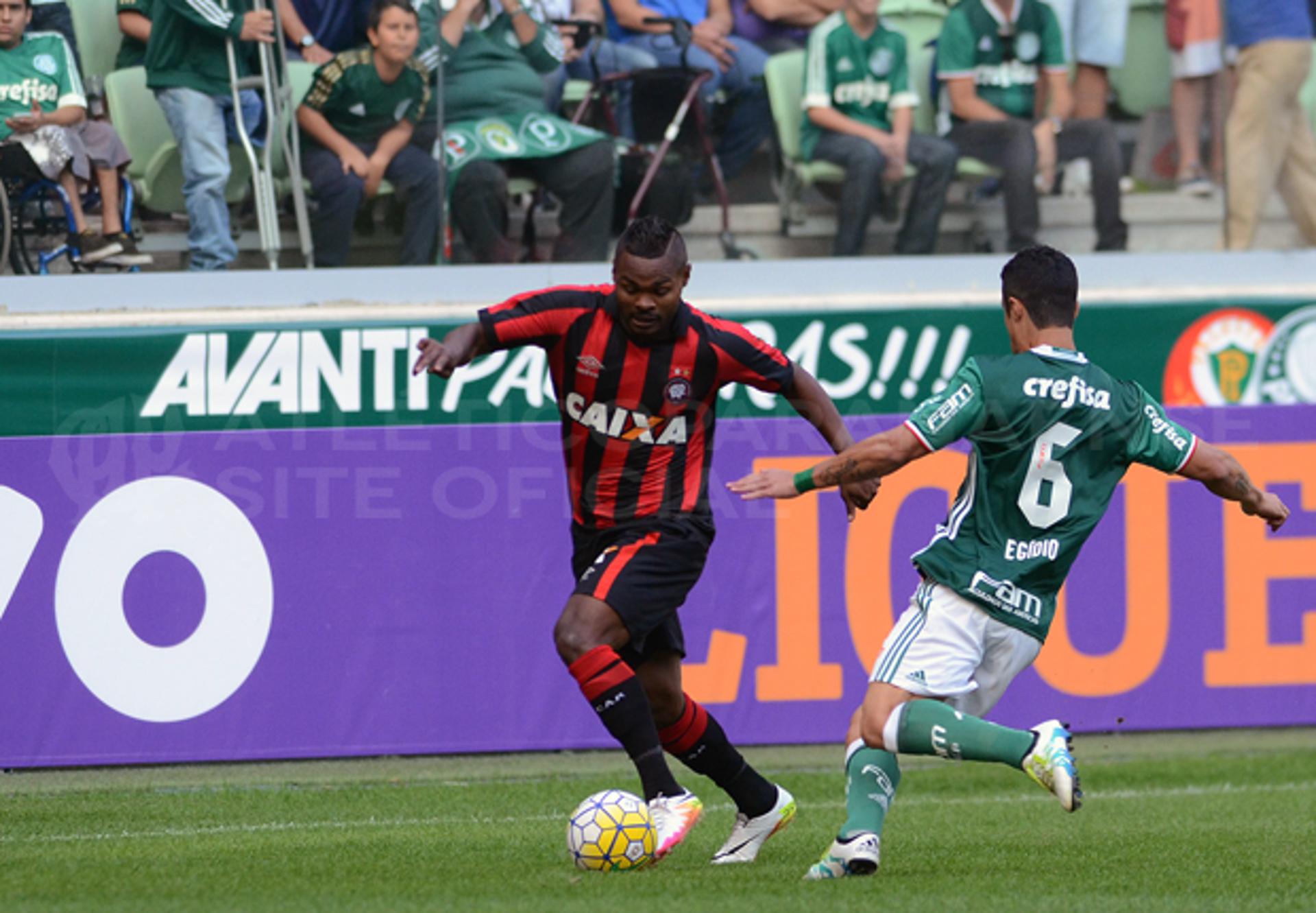 Atlético-PR foi goleado pelo Palmeiras na estreia do Campeonato Brasileiro