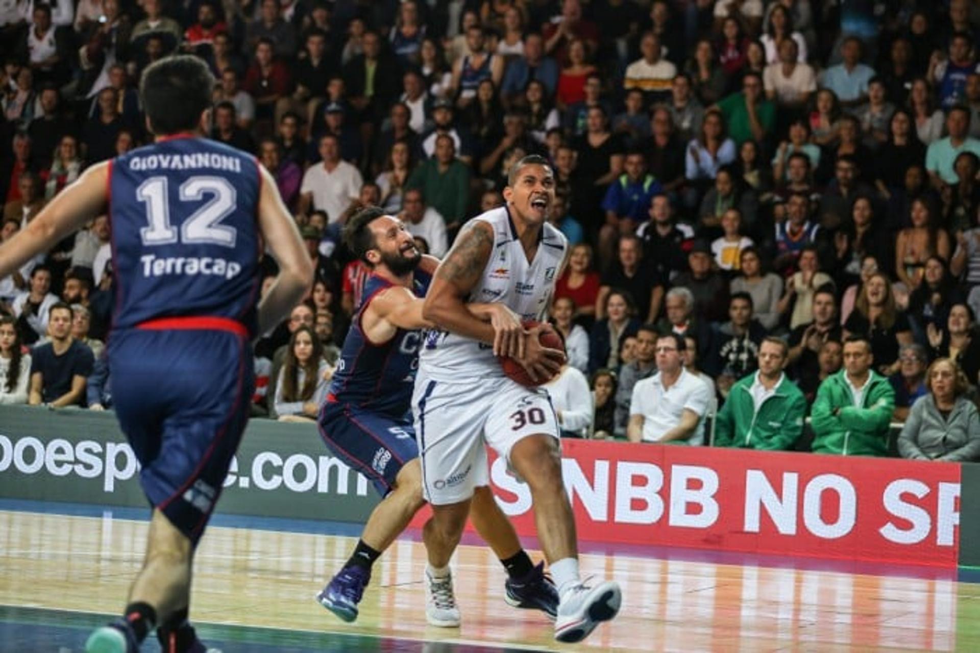 Bauru x Brasília (Foto: Divulgação / Bauru Basket)