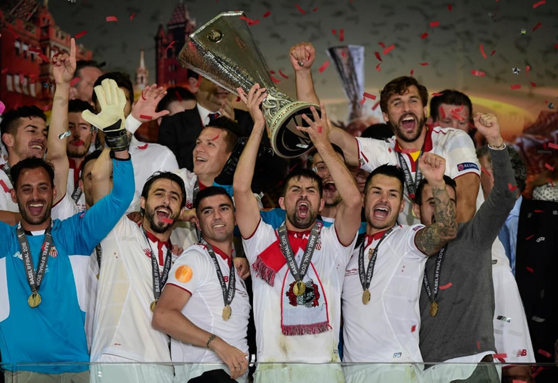 Festa do Sevilla após o título da Liga Europa