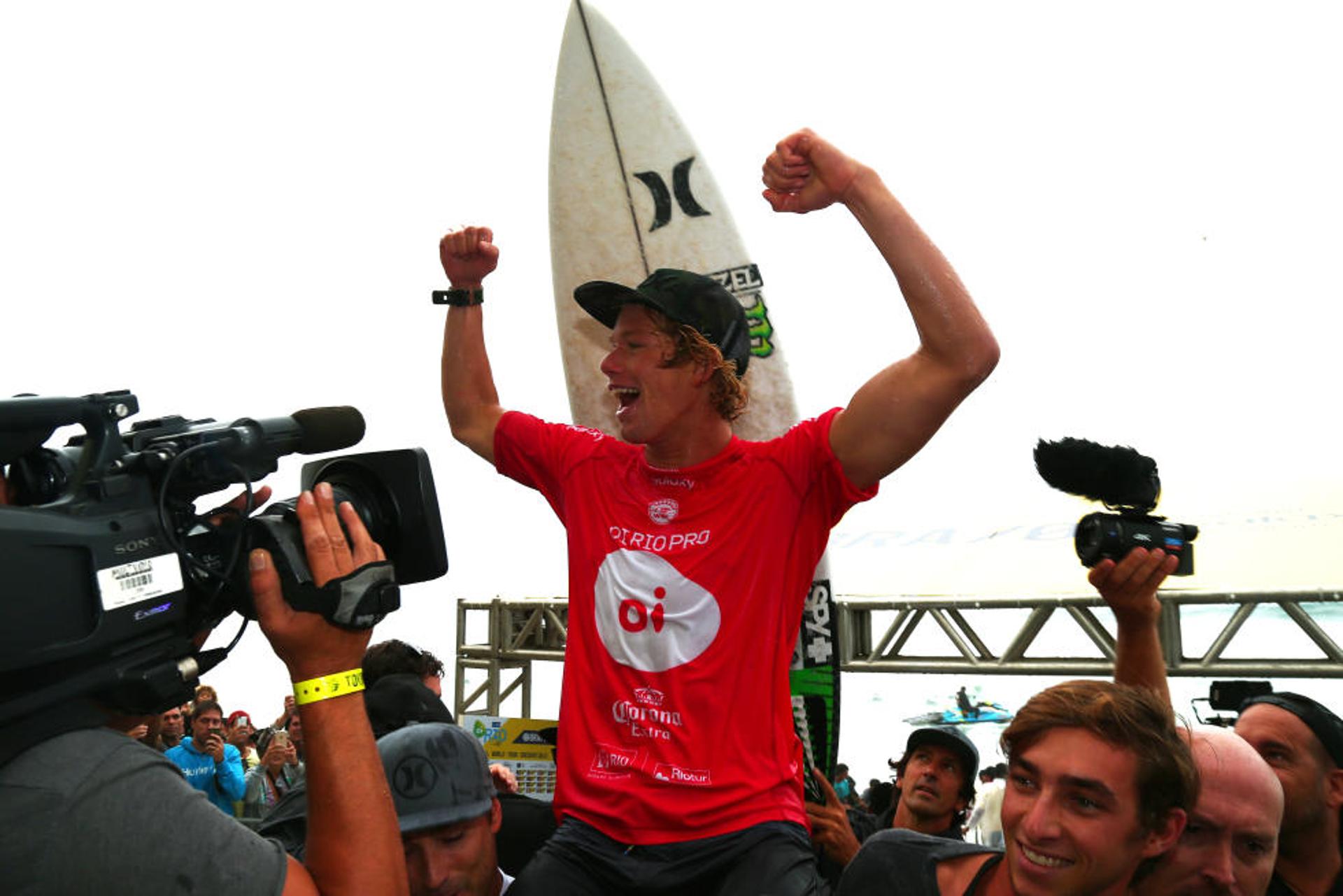 John John Florence celebra conquista da etapa do Rio do WCT