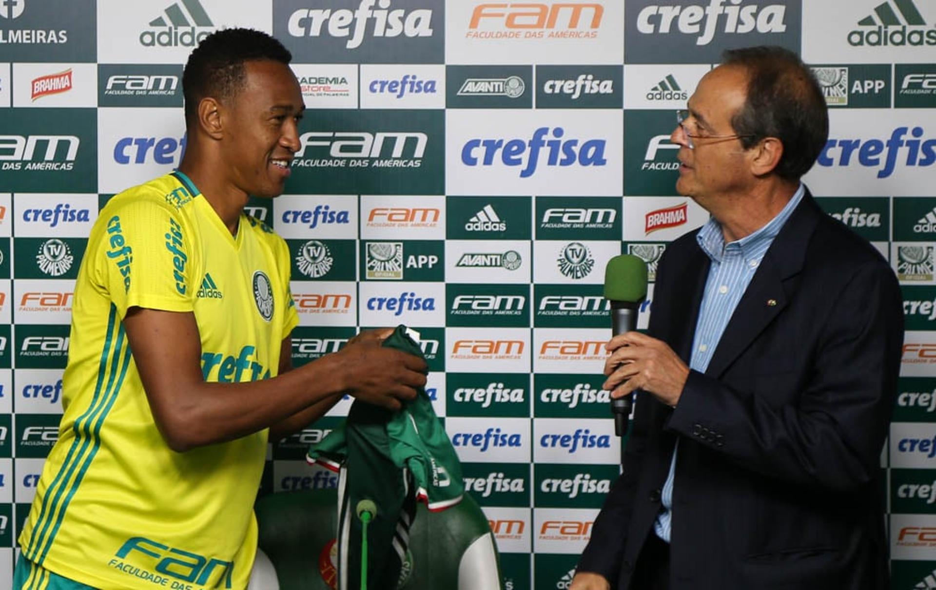 Fabrício é apresentado no Palmeiras