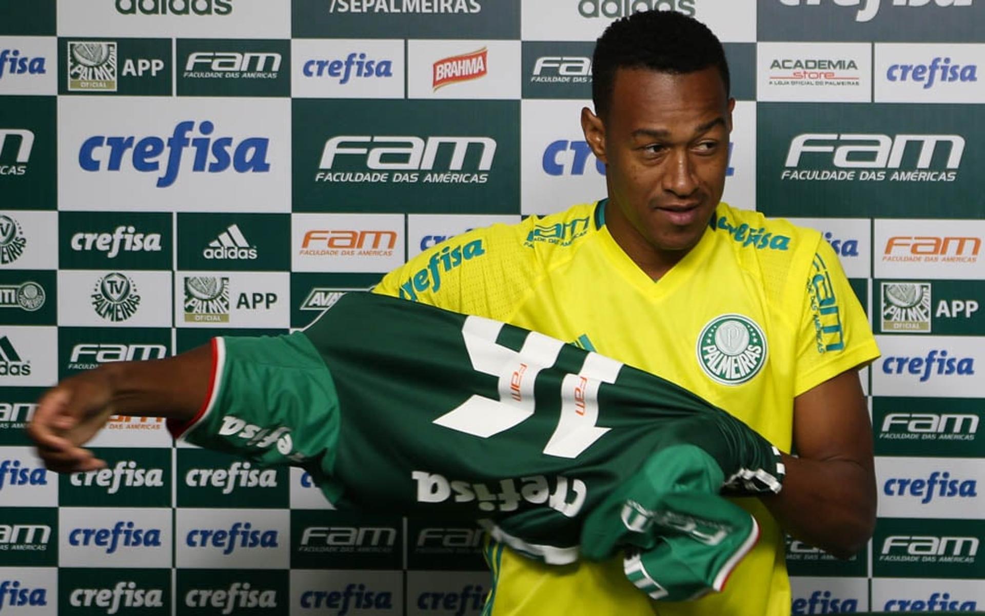 Fabricio foi apresentado no Palmeiras