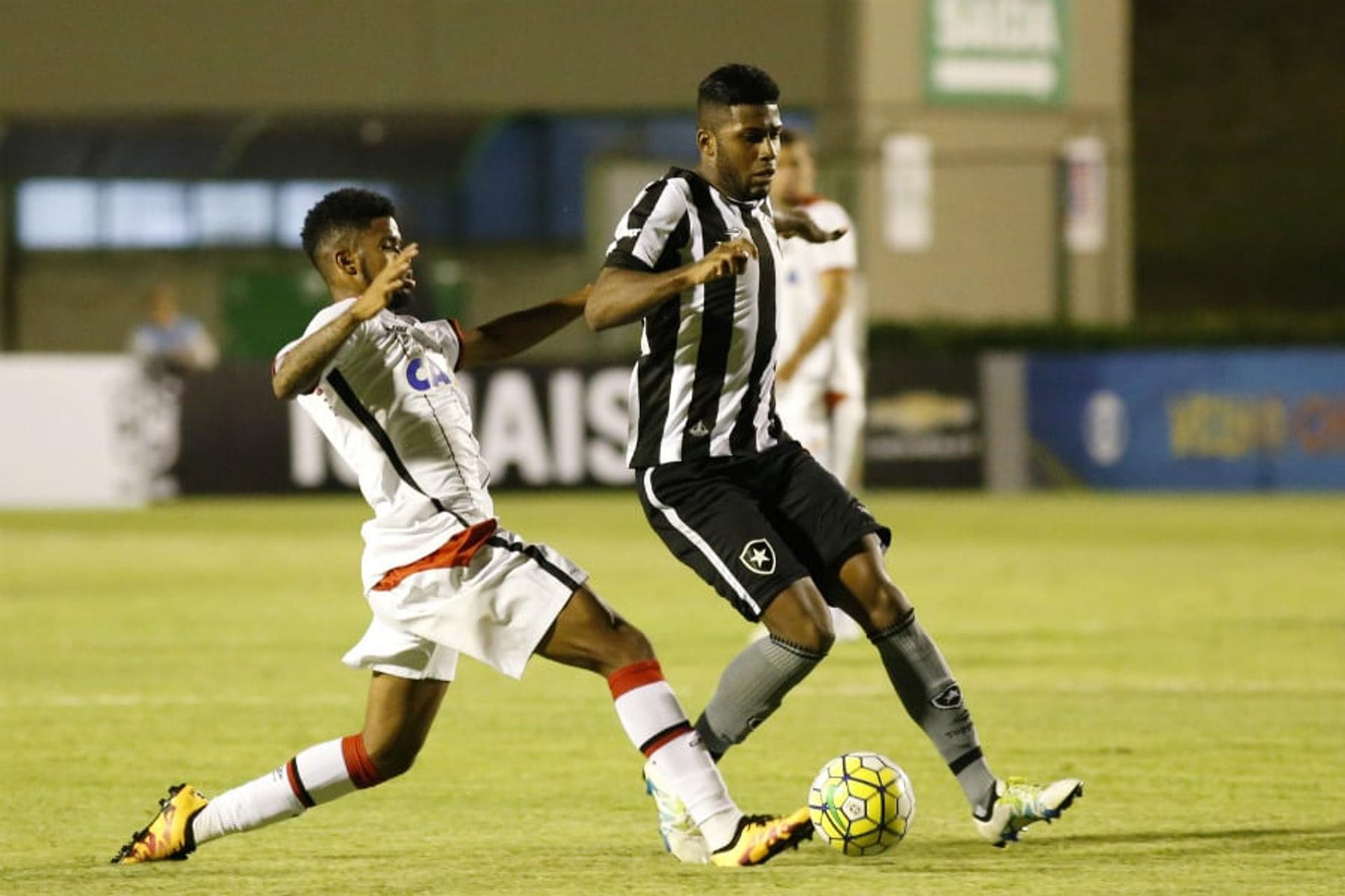 Último encontro: Botafogo 2x1 Atlético-PR (Brasileirão-2016)