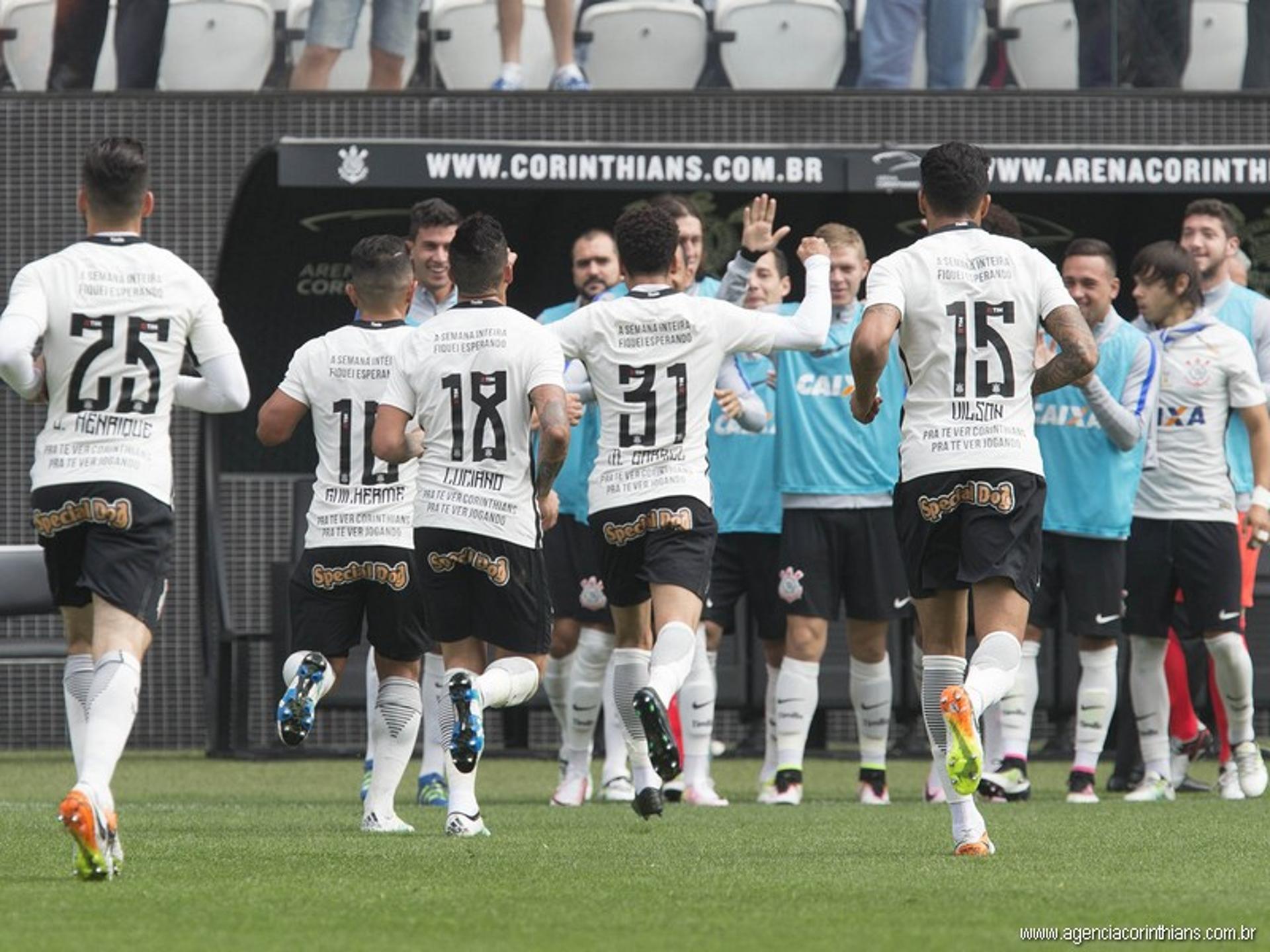 Corinthians venceu a Ponte Preta, mas teve vestiário conturbado