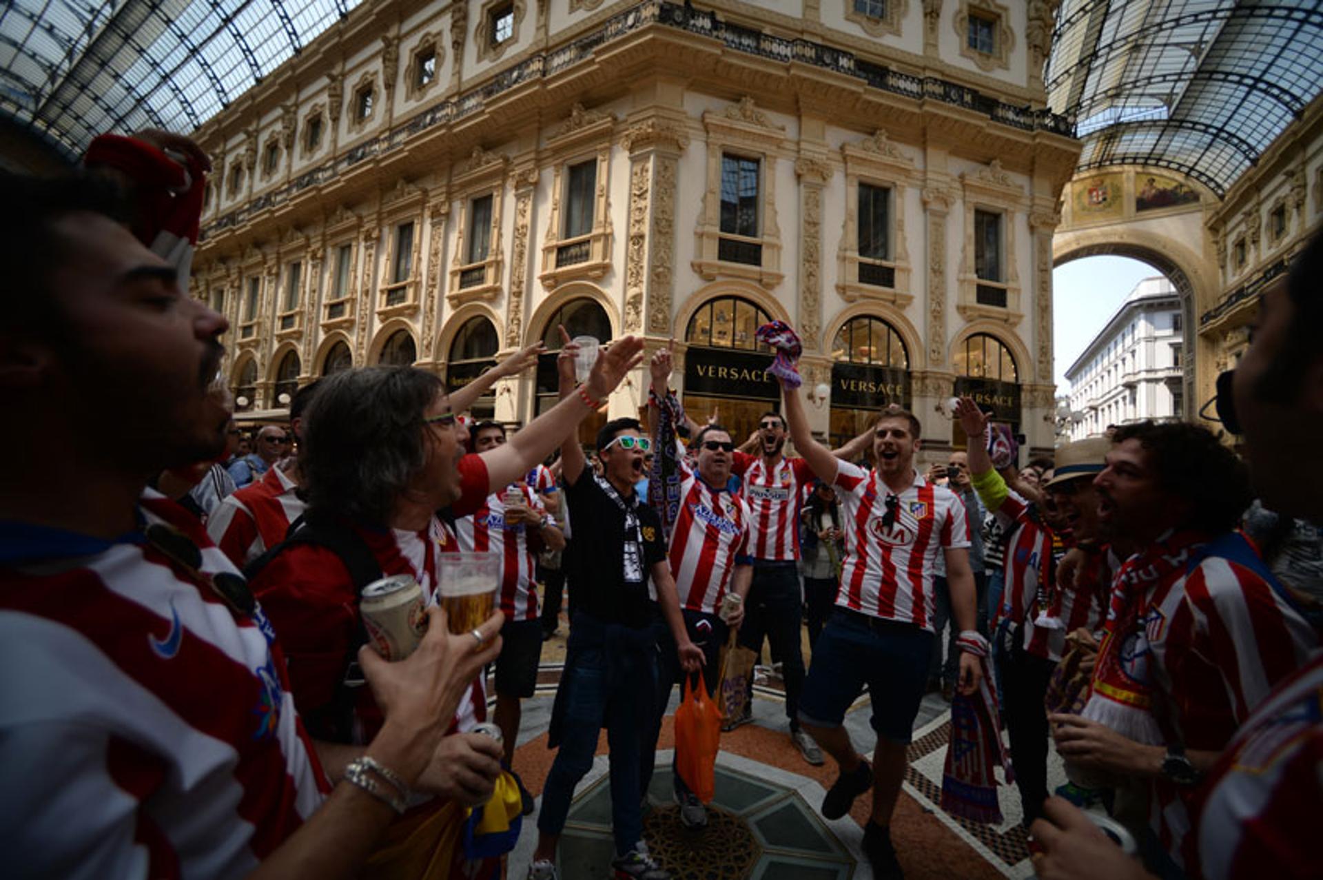 Torcida do Atletico em Milão