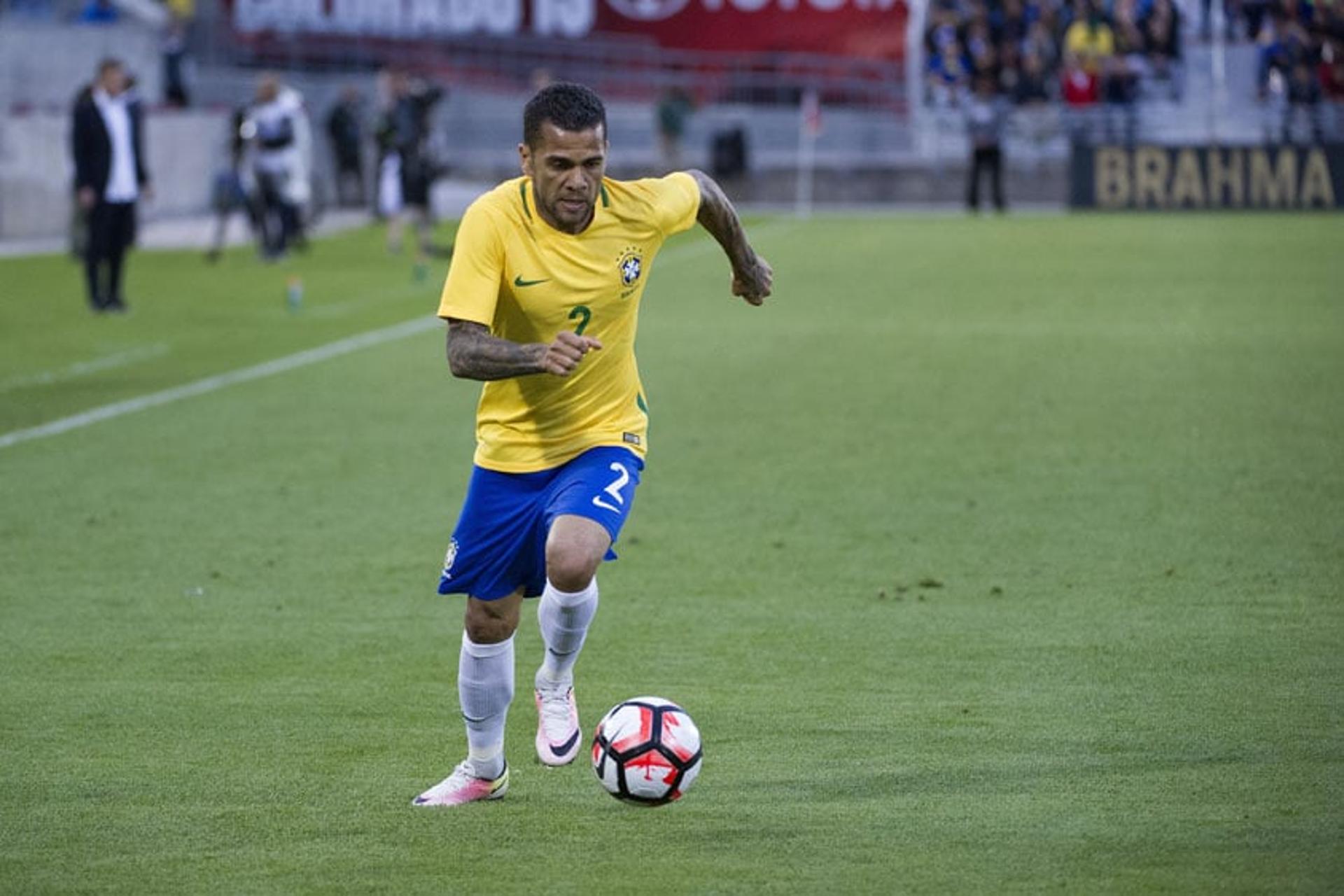 Daniel Alves - Brasil x Panama