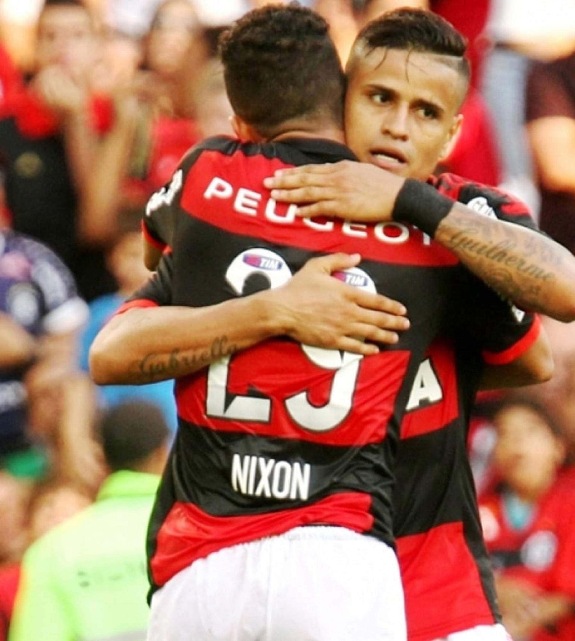 Último jogo: Flamengo 4x0 Vitória (29/11/2014, Arena da Amazônia)