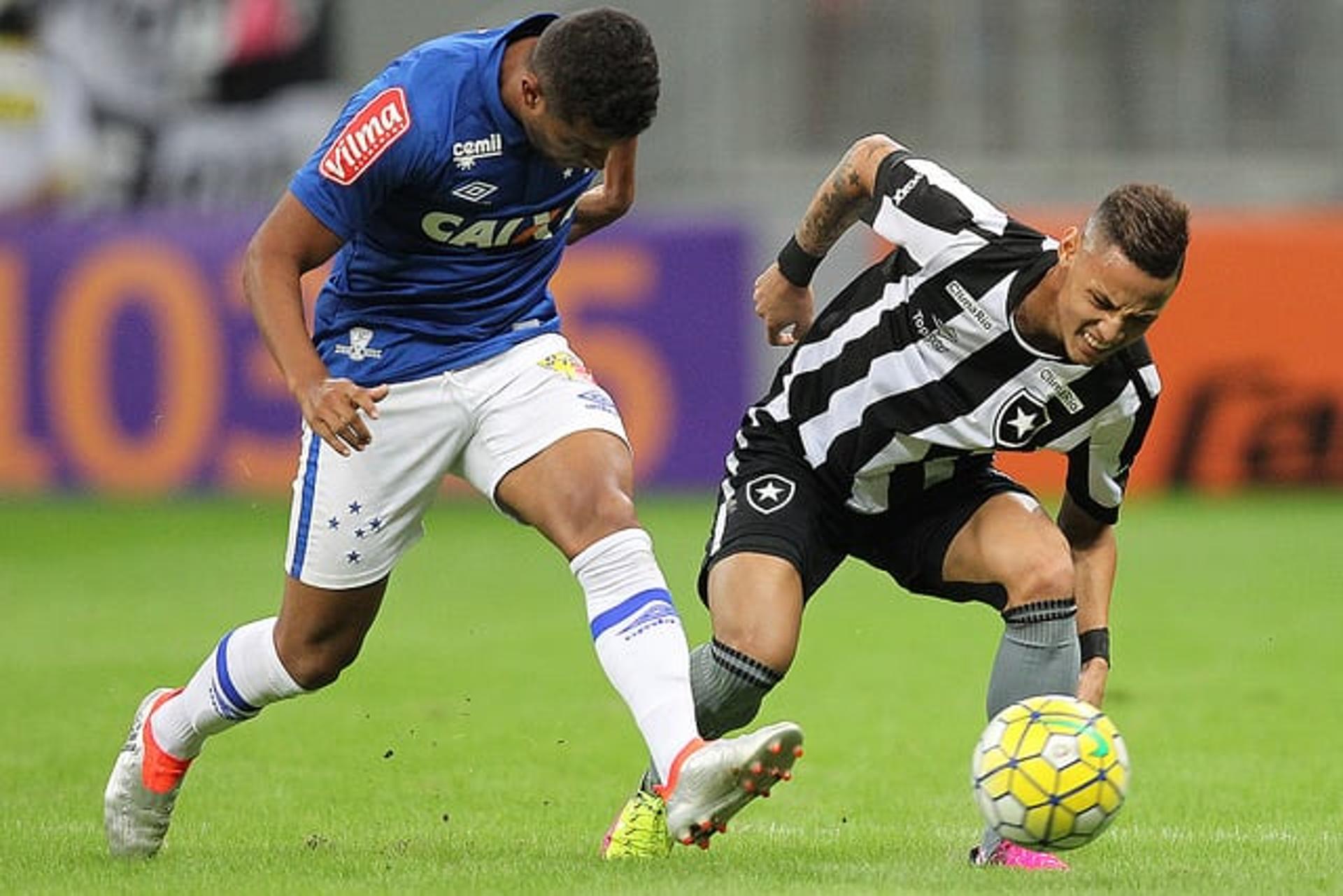 Neilton - Botafogo x Cruzeiro