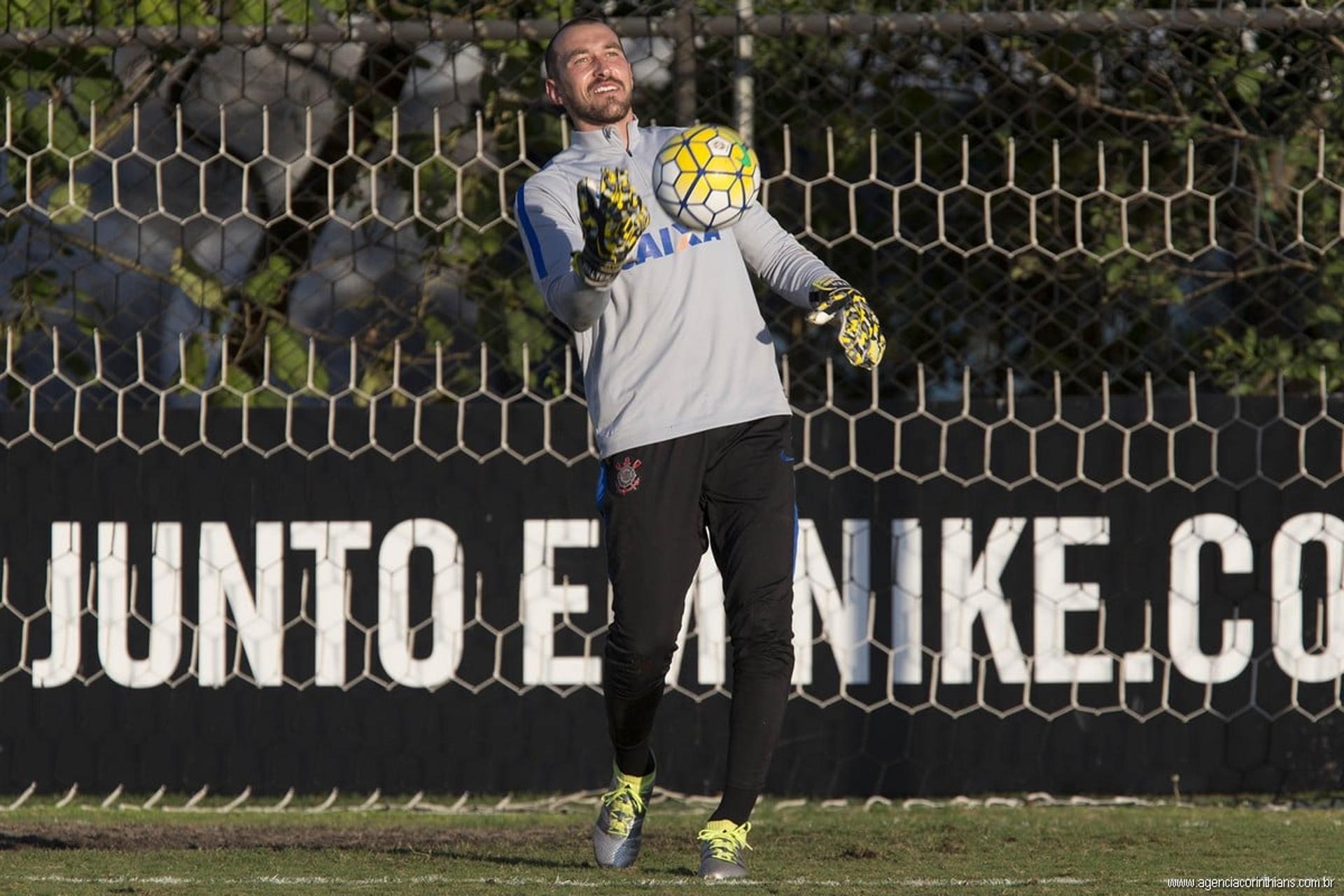 Walter assumiu a condição de titular do Corinthians no início do Brasileirão (Foto: Daniel Augusto Jr)