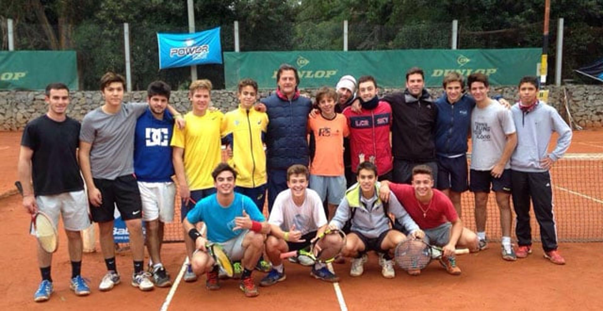 Pedro Boscardin (à dir.) de laranja e João Loureiro (à esq.) de amarelo