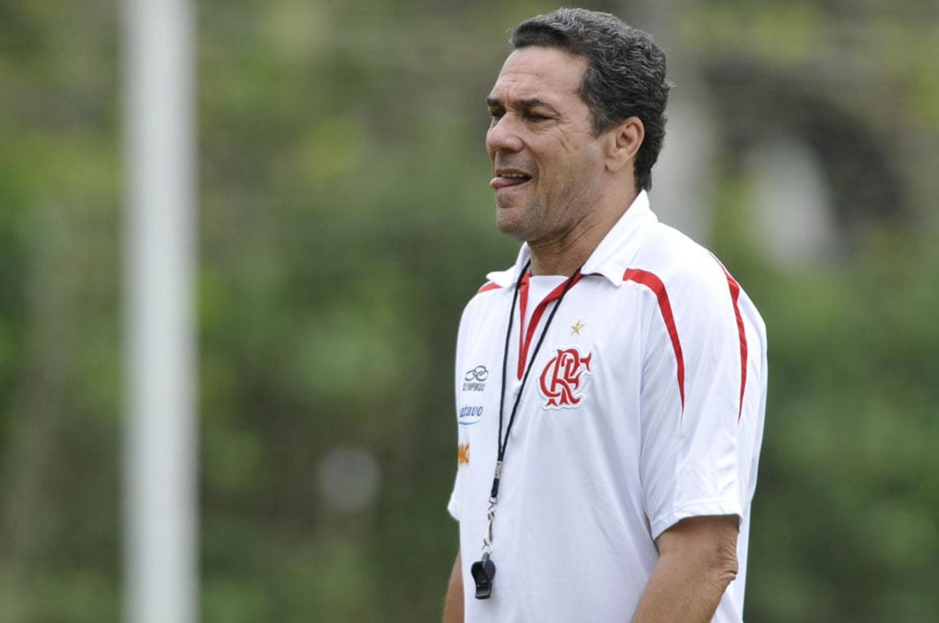 Em 2011, Luxemburgo liderou o 'Bonde sem freio' e conquistou o Campeonato Carioca de forma invicta no comando do Flamengo