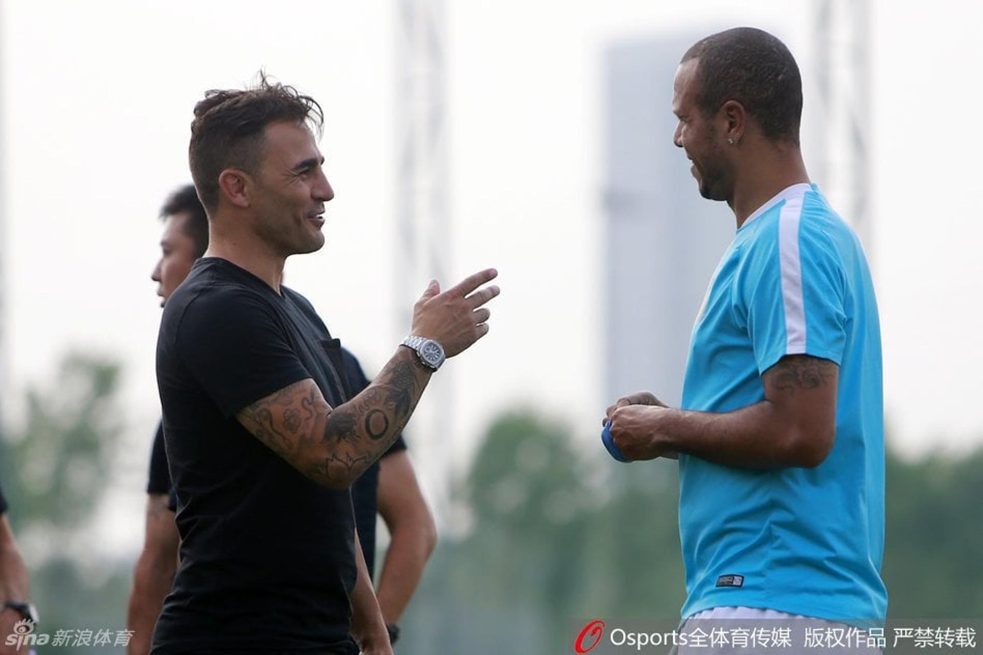 Cannavaro chegou ao Tianjin Quanjian