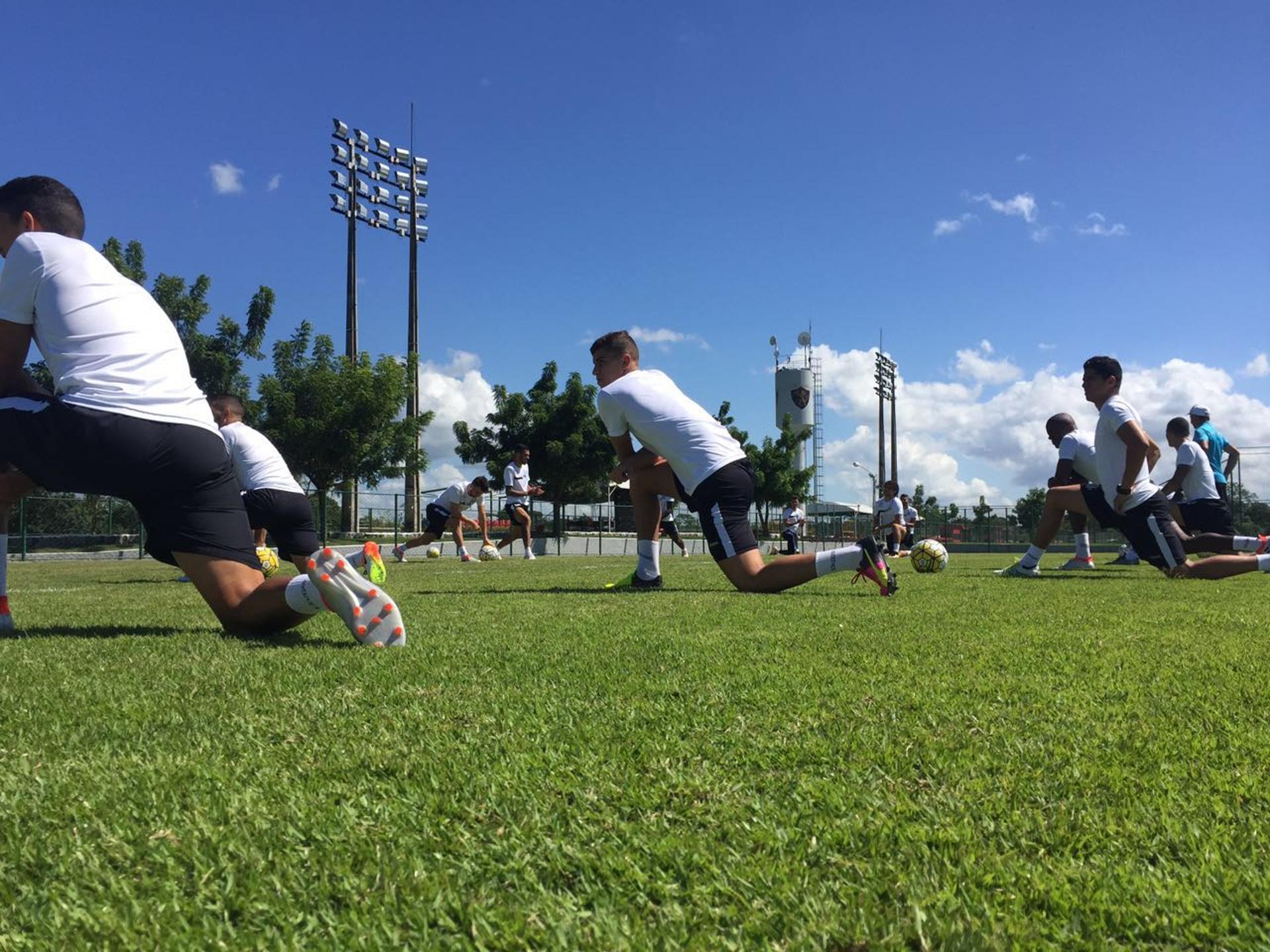 Santos treinou no CT do Sport neste sábado